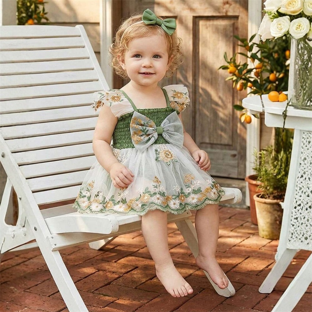 2PCS Casual Floral Embroidery Smocked Bow Flounce Sleeve Baby Romper