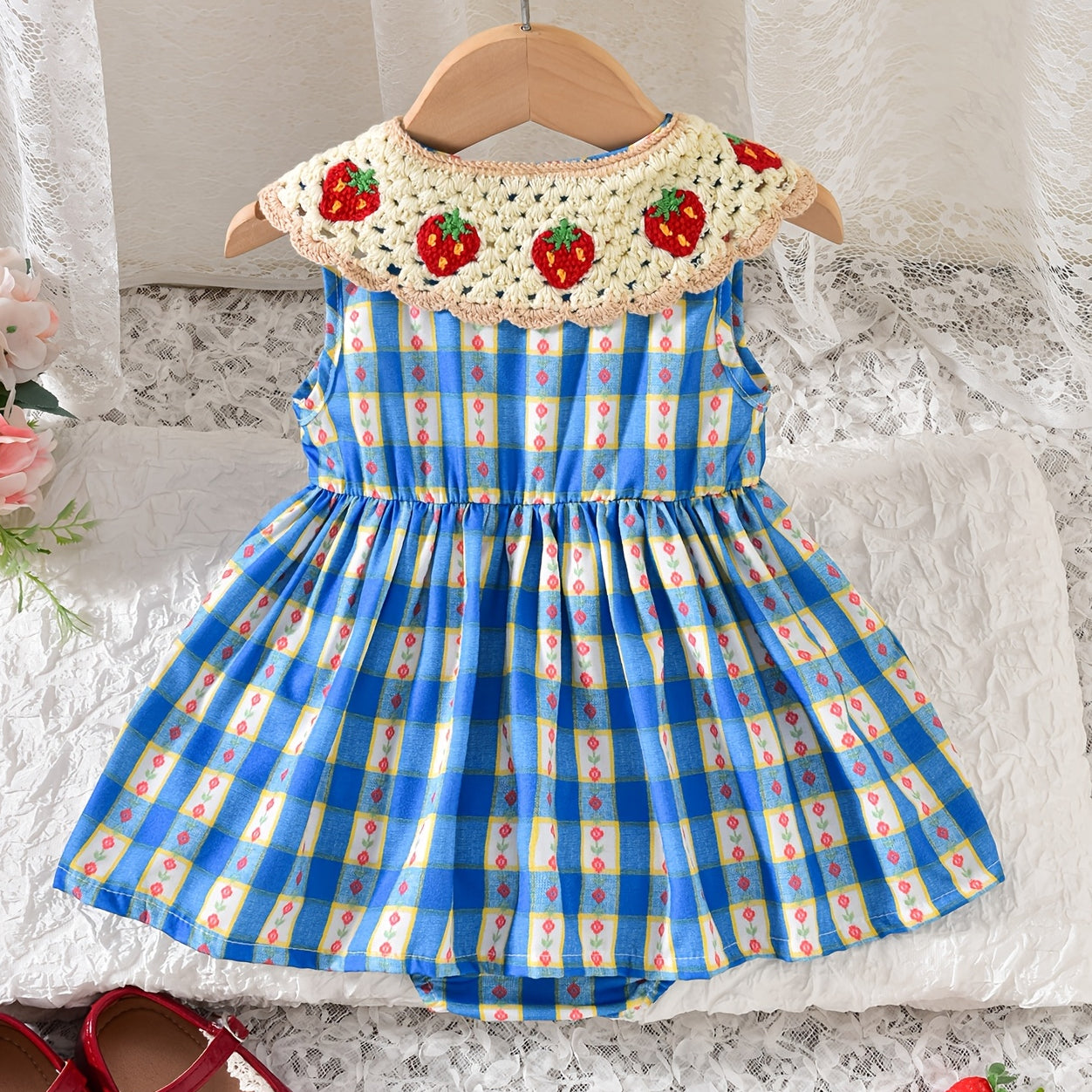Cute Strawberry Embroidery Plaid Print Sleevelss Baby Romper