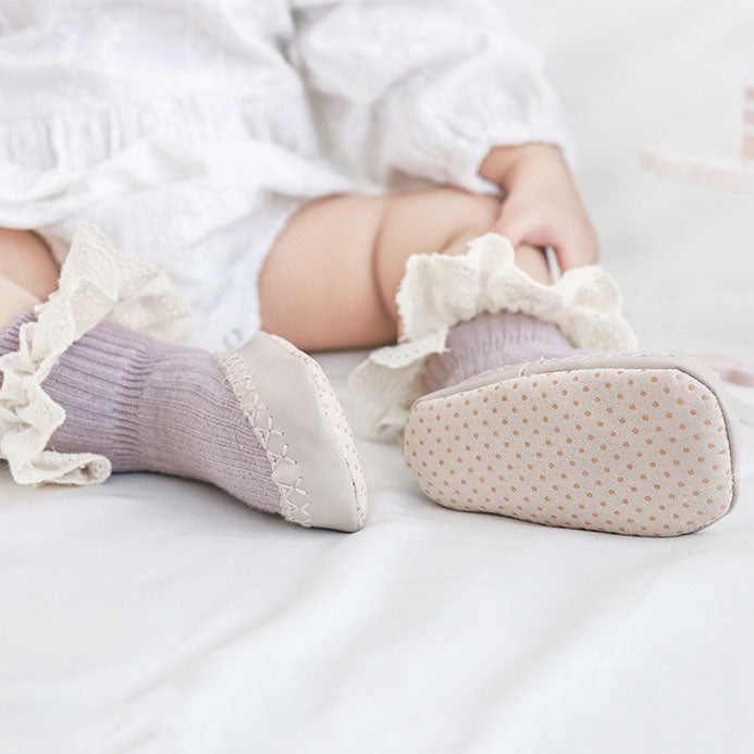 Lovely Lace Trim Soft Socks Integrated Baby Shoes