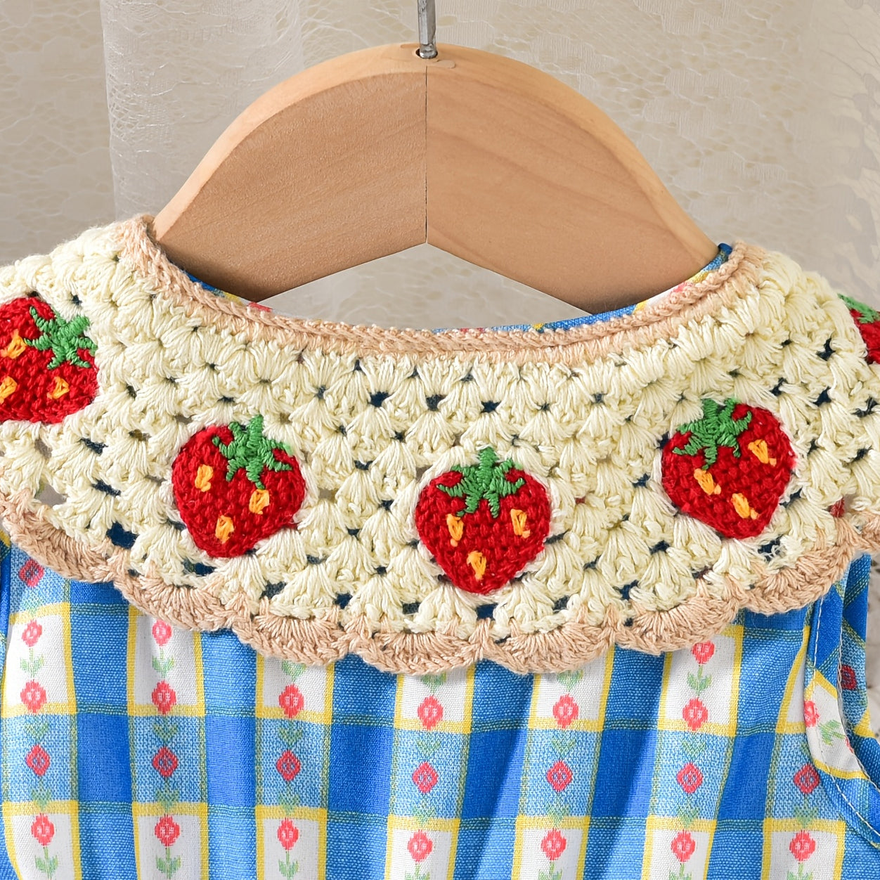 Cute Strawberry Embroidery Plaid Print Sleevelss Baby Romper