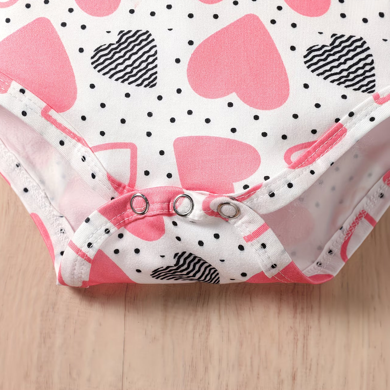 2PCS Pretty Heart Printed Bow Long Sleeve Baby Set