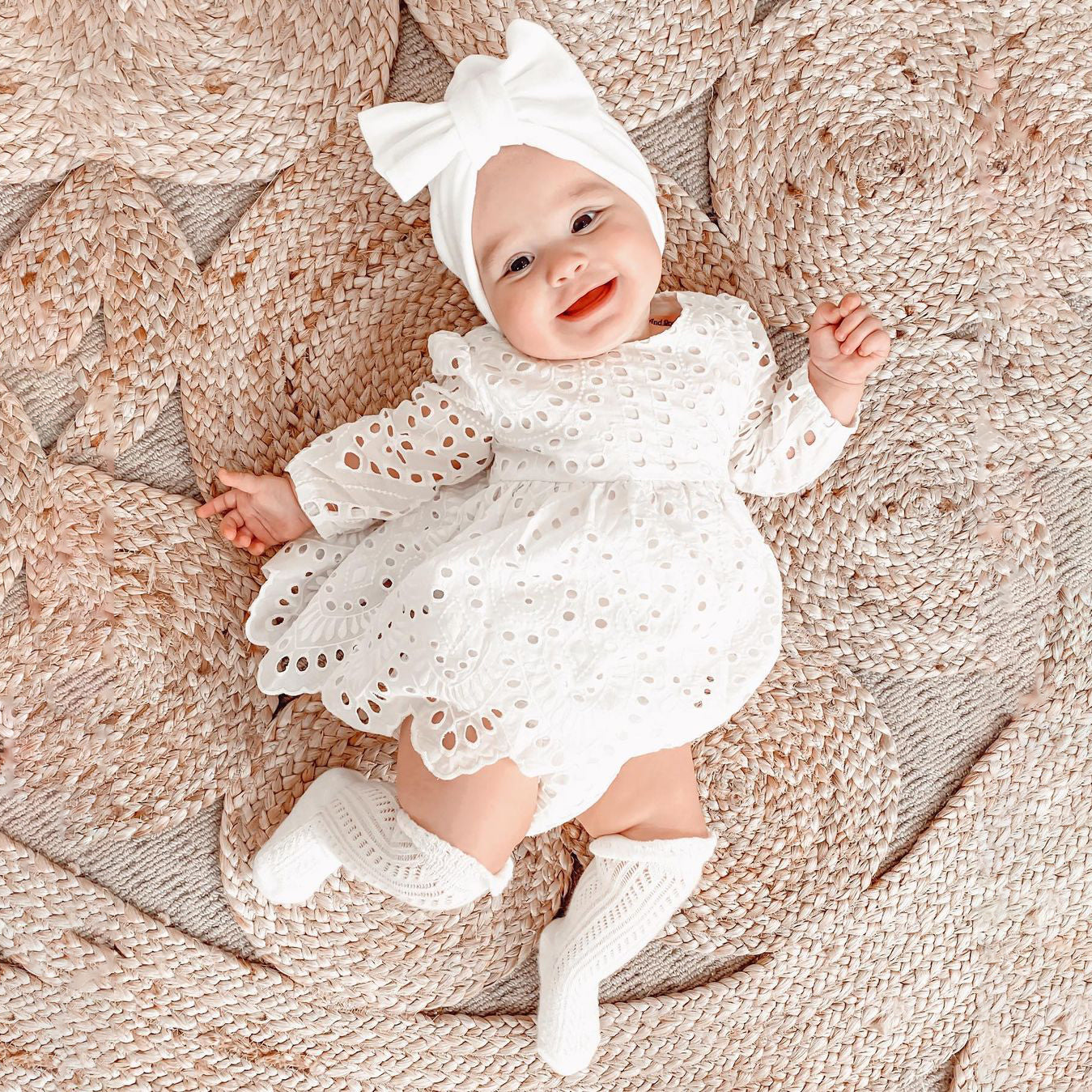Ensemble 3 pièces pour bébé de couleur unie.
