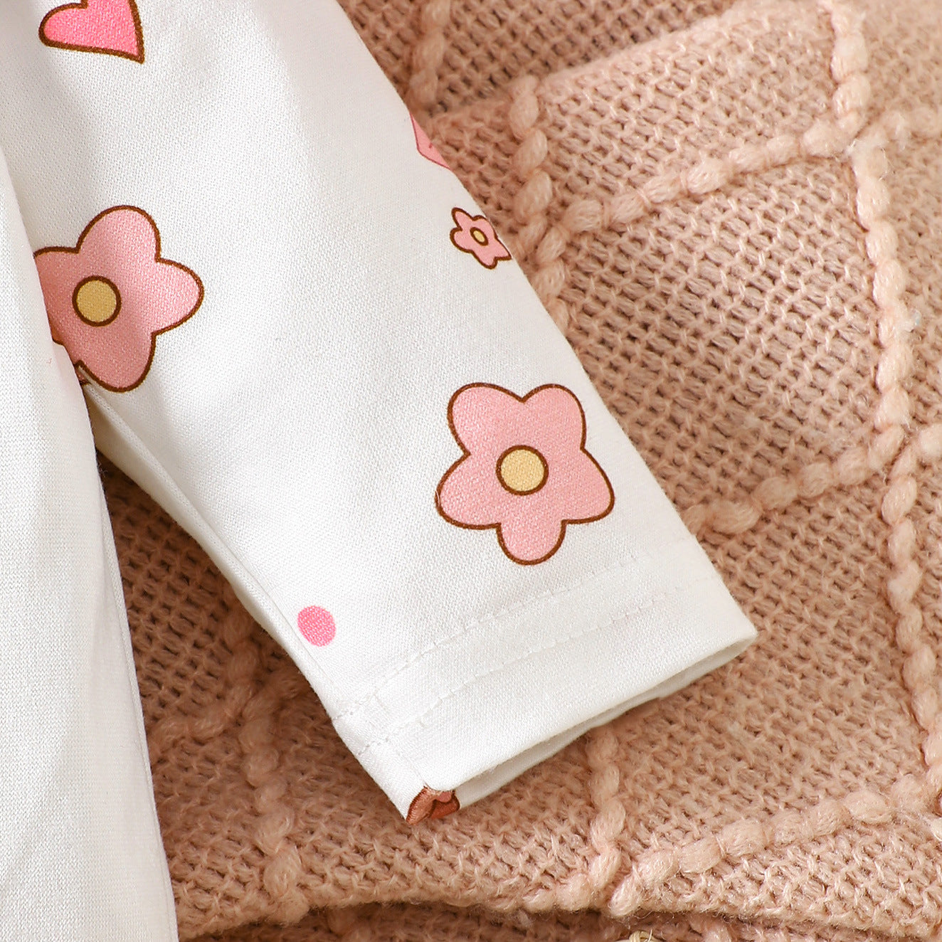 2PCS Lovely Capybara and Floral Print Long Sleeve Baby Jumpsuit