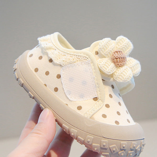 Casual Polka Dot 3D Floral Decor Baby Shoes