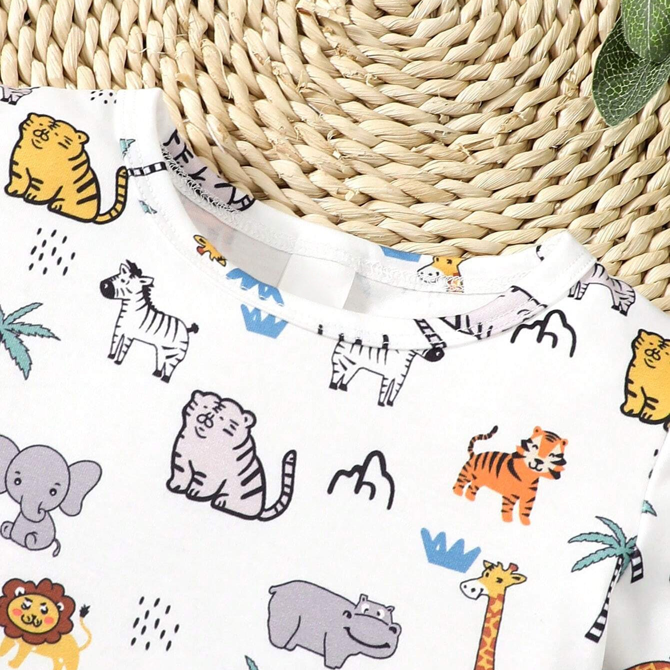 2PCS Cute Animal Printed Top And Embroidered Denim Overalls Baby Set