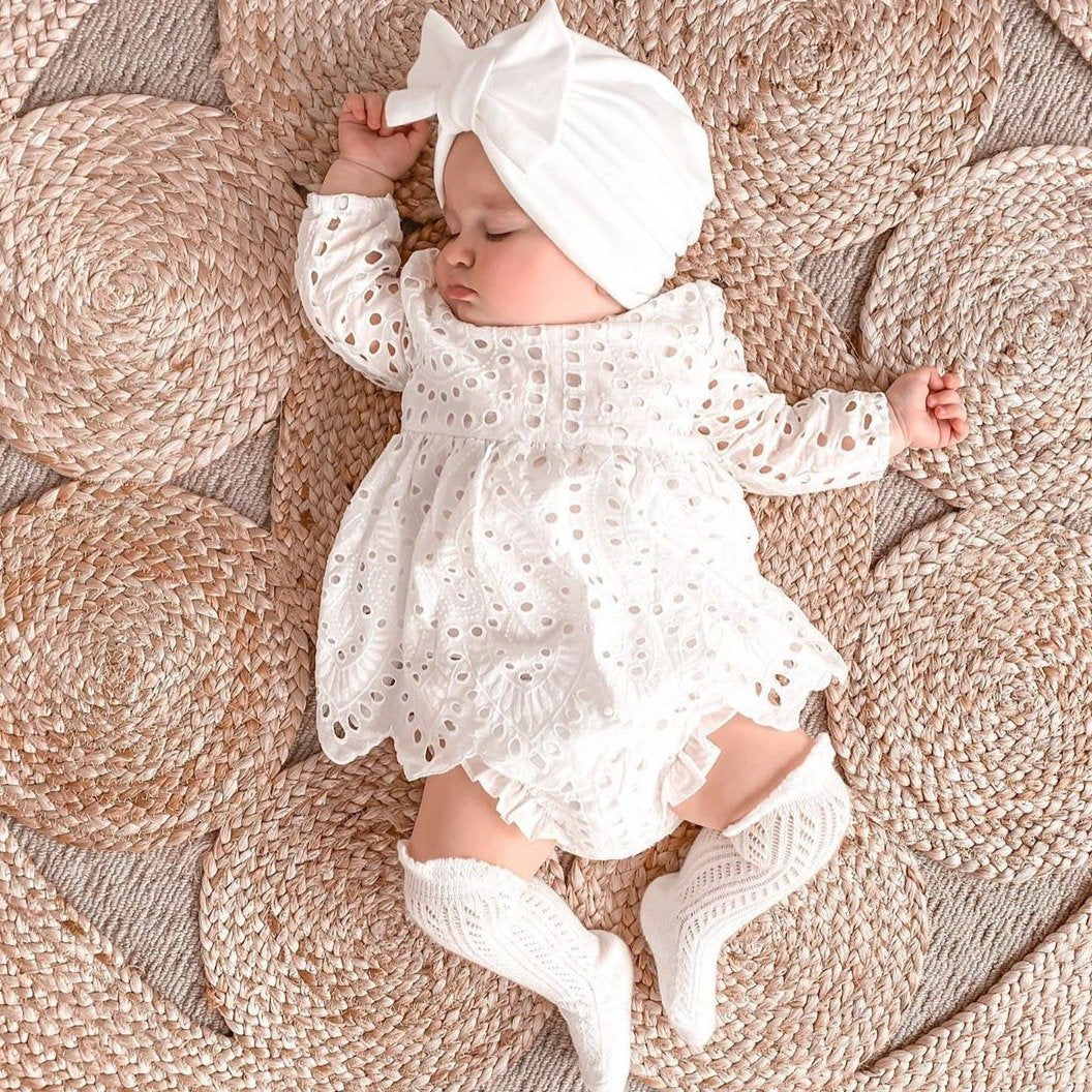 Ensemble 3 pièces pour bébé de couleur unie.