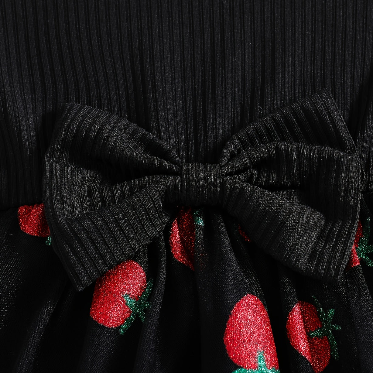 2PCS Strawberry Printed Ruffle Long Sleeve Baby Romper