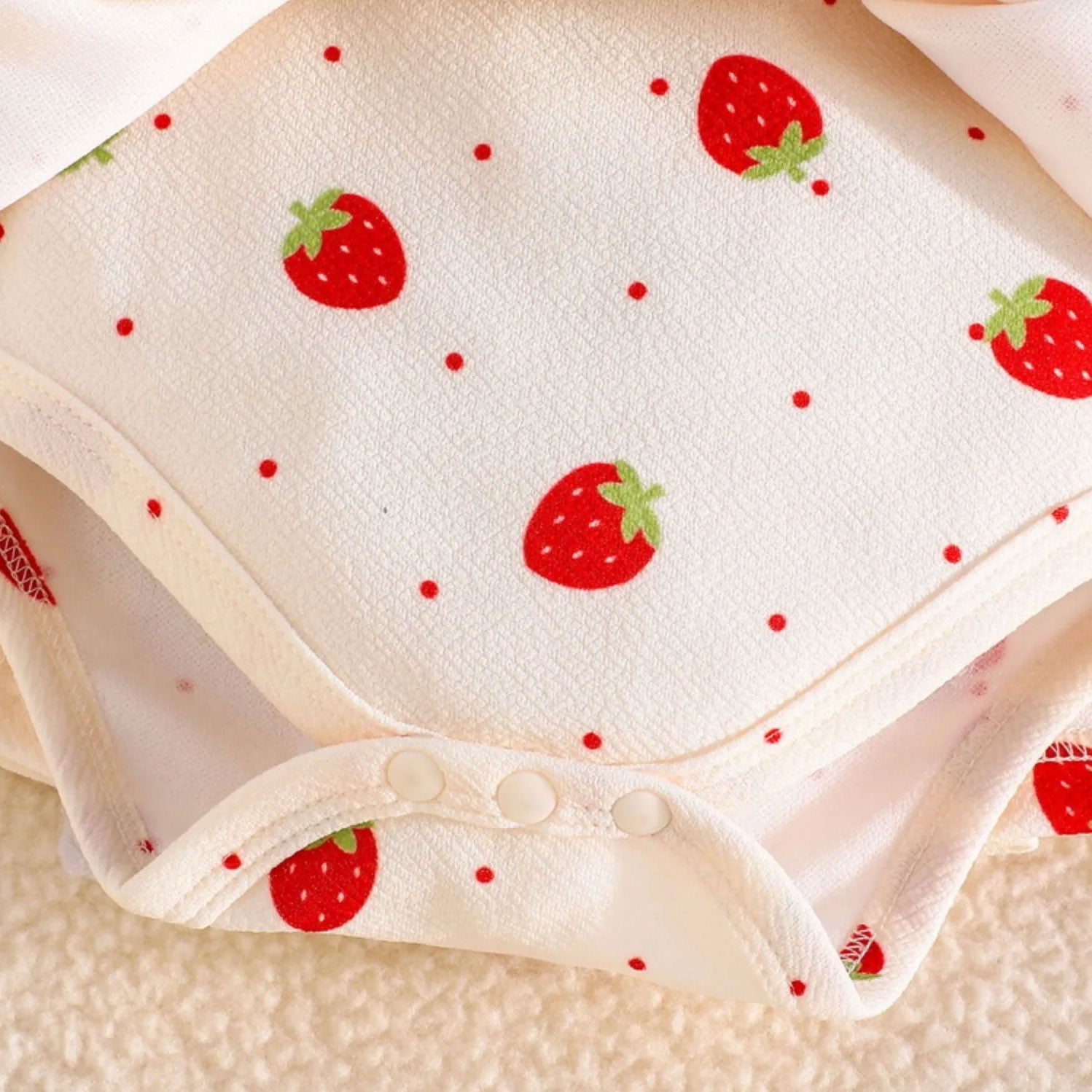 3PCS Cute Strawberry and Polka Dots Printed Long Sleeve Baby Romper
