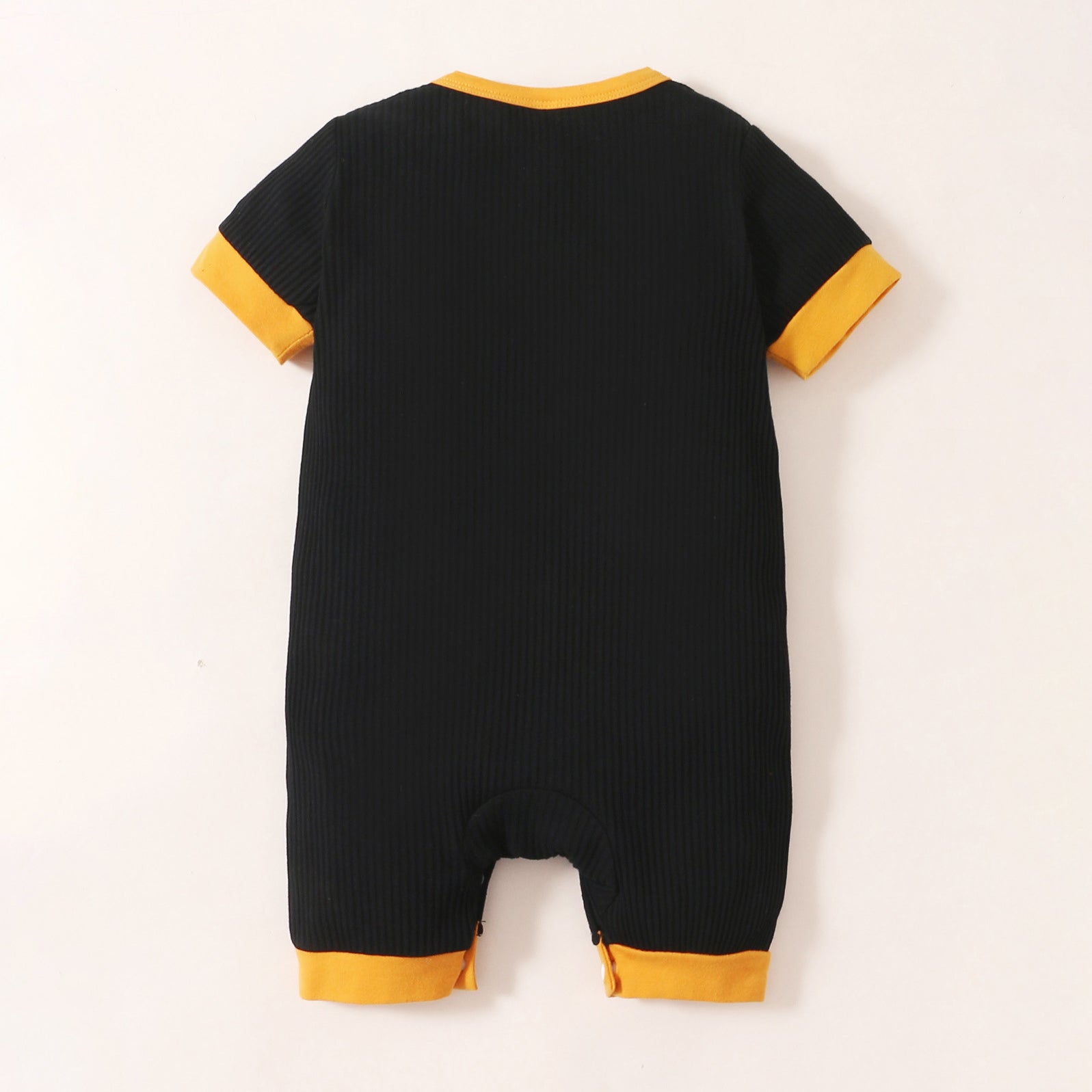 Cozy Mama's Boy Letter Print Short Sleeve Baby Jumpsuit