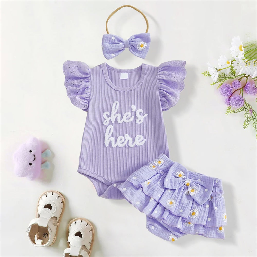 3PCS She's Here Letter Embroidery Floral Printed Fly Sleeve Baby Set