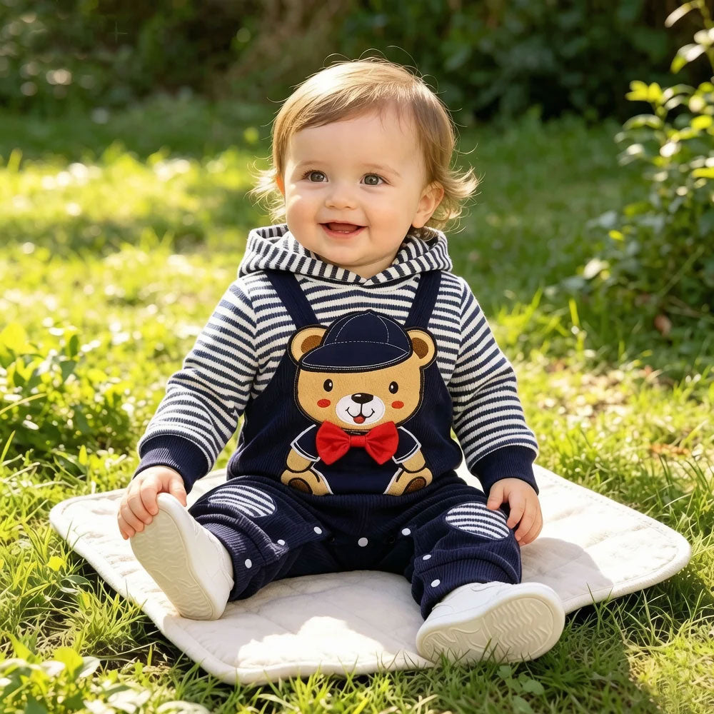 Mono de bebé de manga larga con estampado de oso elegante