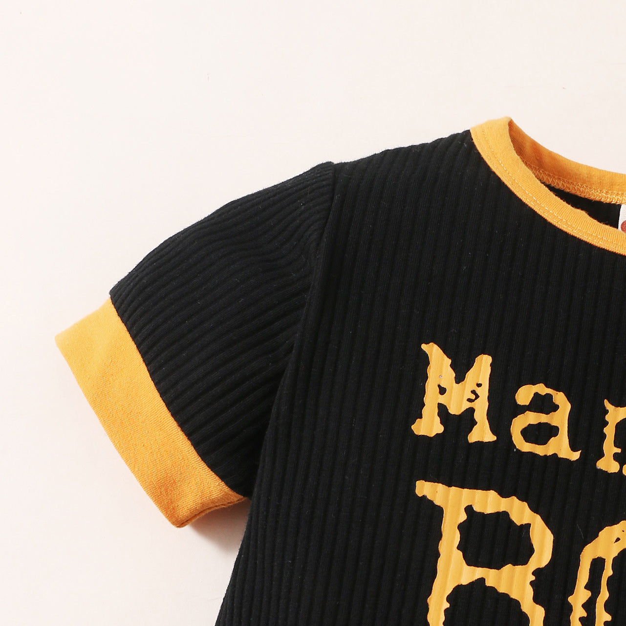 Cozy Mama's Boy Letter Print Short Sleeve Baby Jumpsuit