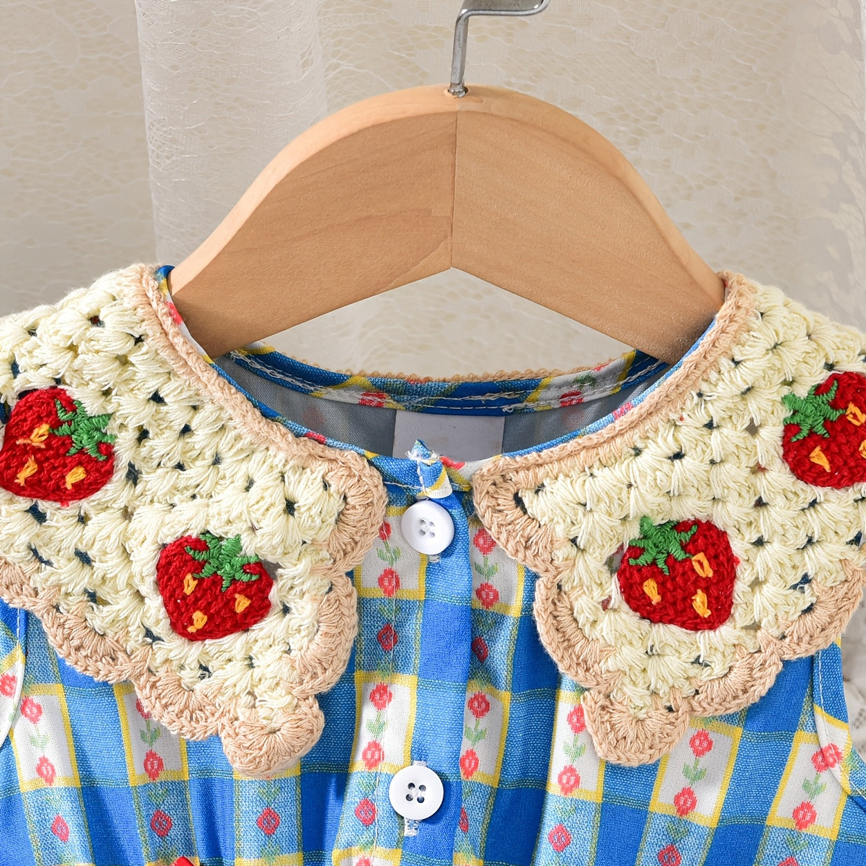 Cute Strawberry Embroidery Plaid Print Sleevelss Baby Romper