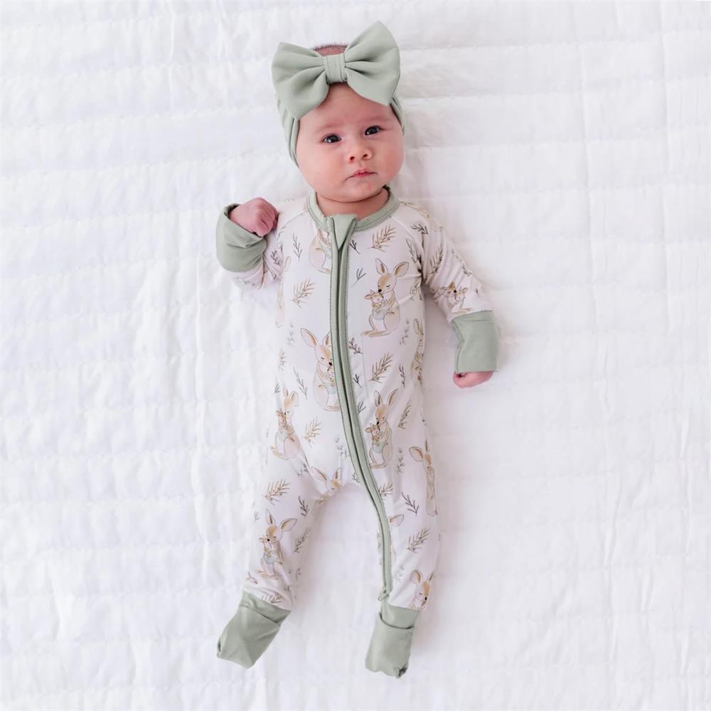 Cute Kangaroo Printed Long Sleeve Zipper Baby Jumpsuit