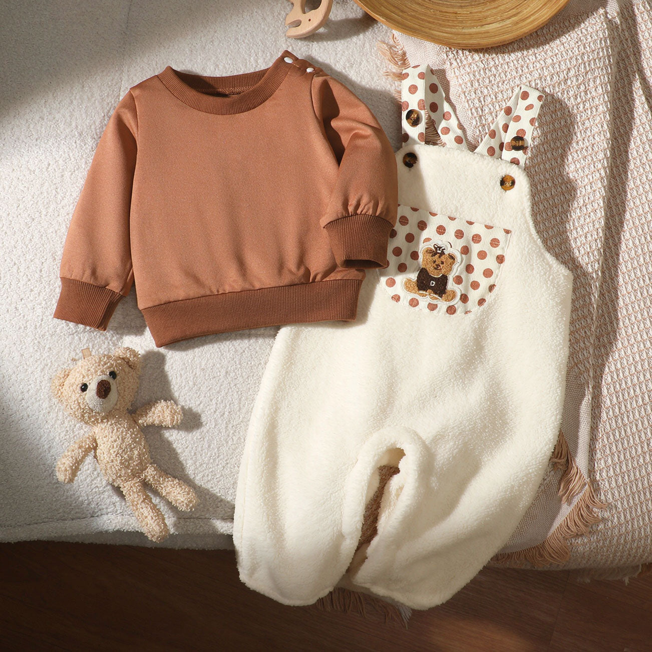 2PCS Adorable Bear Print Long Sleeve Fuzzy Baby Overalls Set