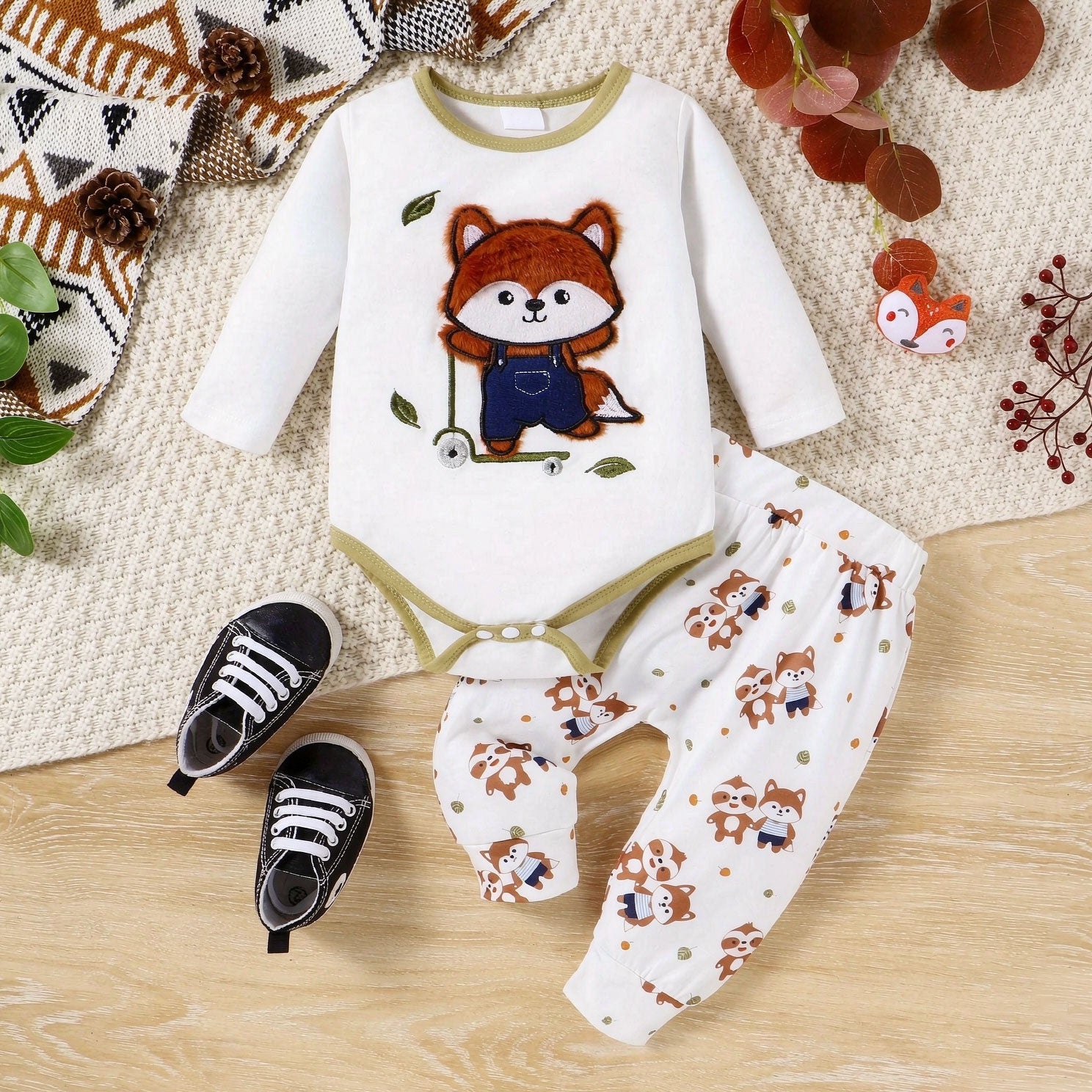 2PCS Lovely Fox Appliqué Long Sleeve Baby Set
