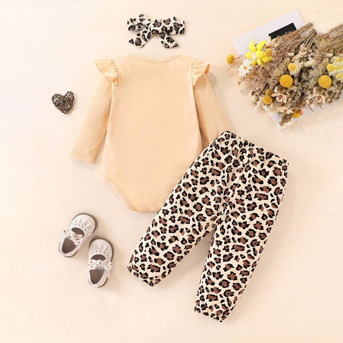 3PCS Refined Leopard Heart Printed Long Sleeve Baby Set