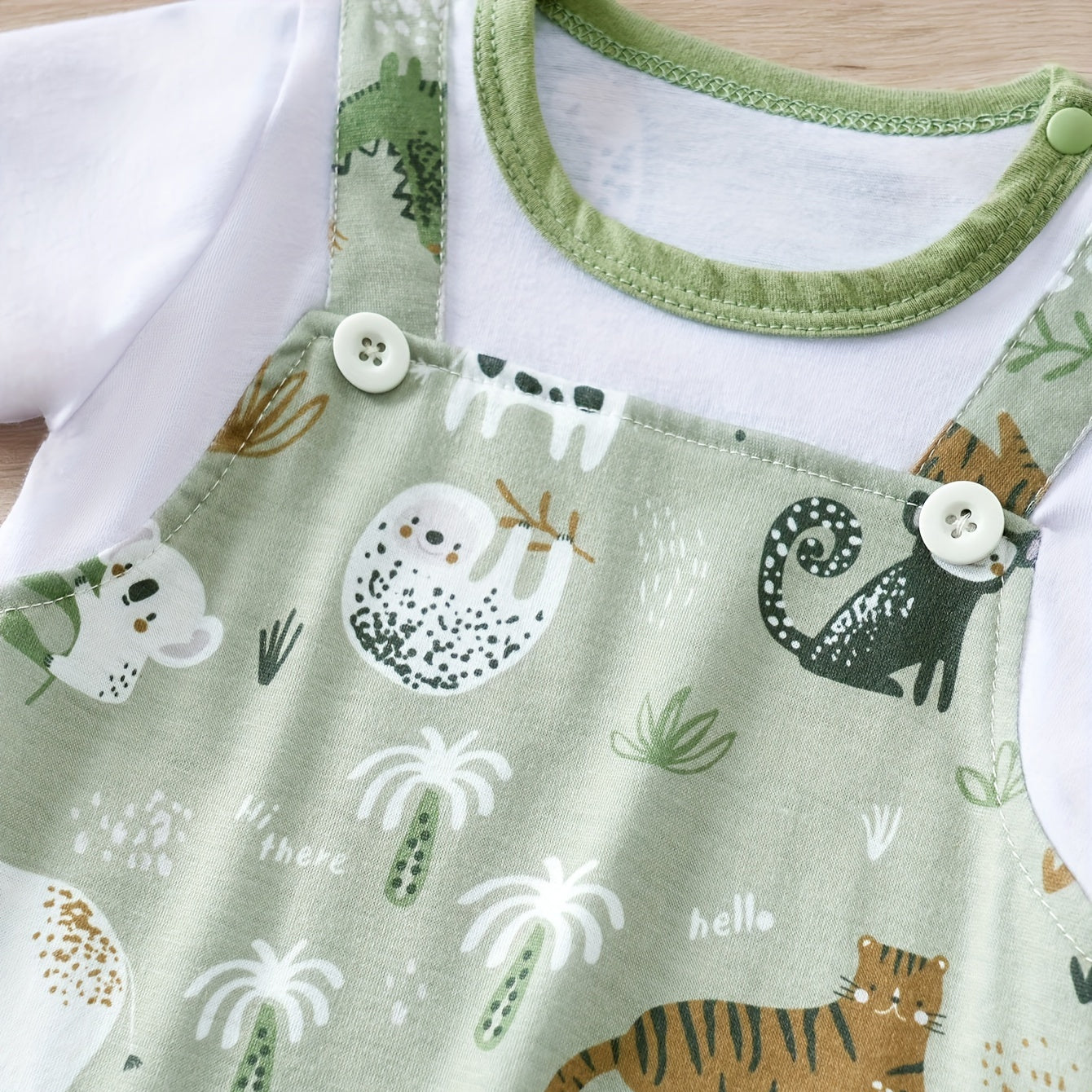 Colorful Cartoon Animal Printed Short Sleeve Baby Jumpsuit