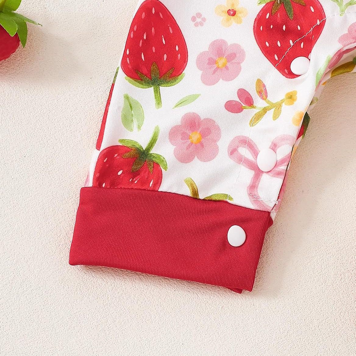 2PCS Timeless Strawberry Printed Long Sleeve Baby Jumpsuit