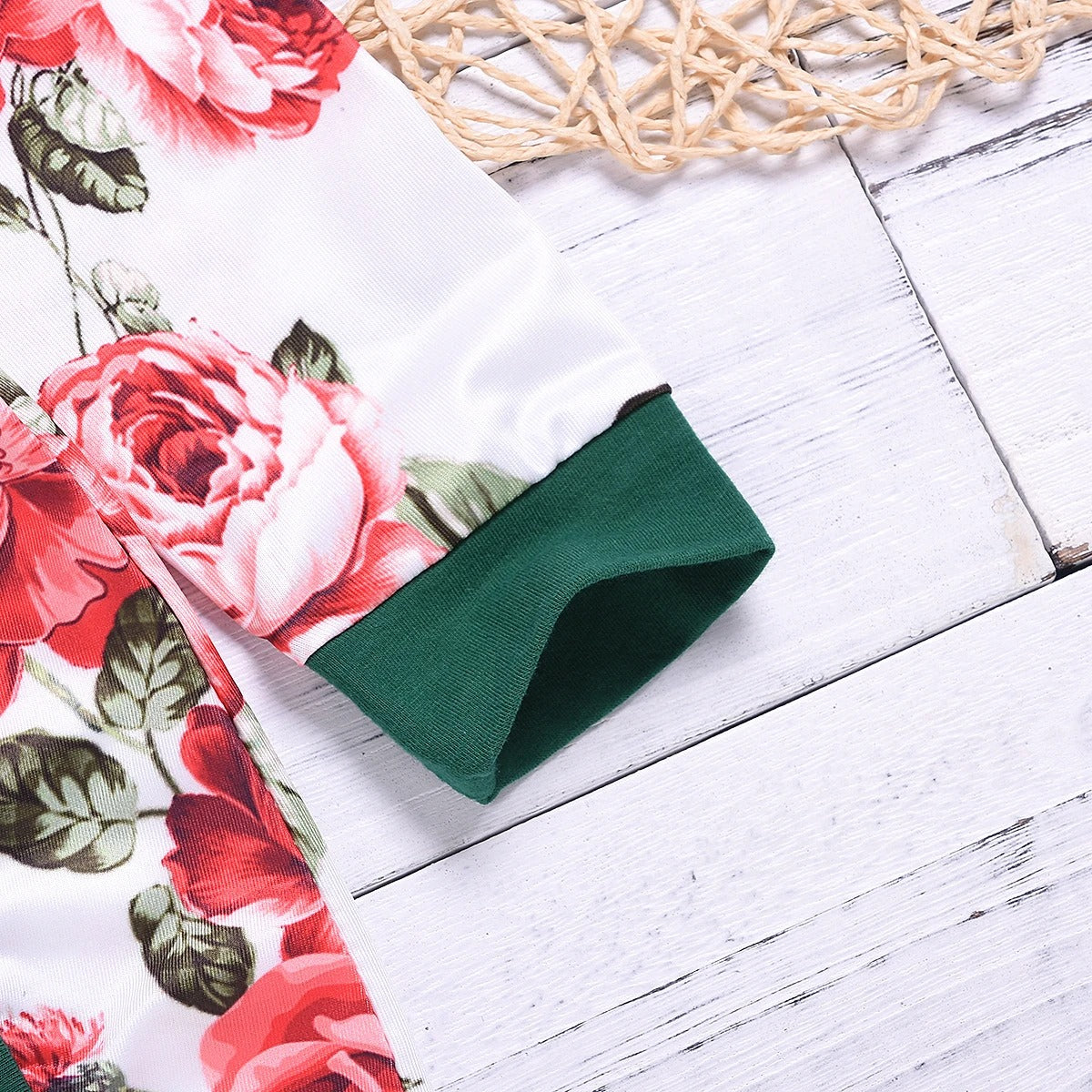 Mono de bebé de manga larga con estampado floral encantador de 2 piezas