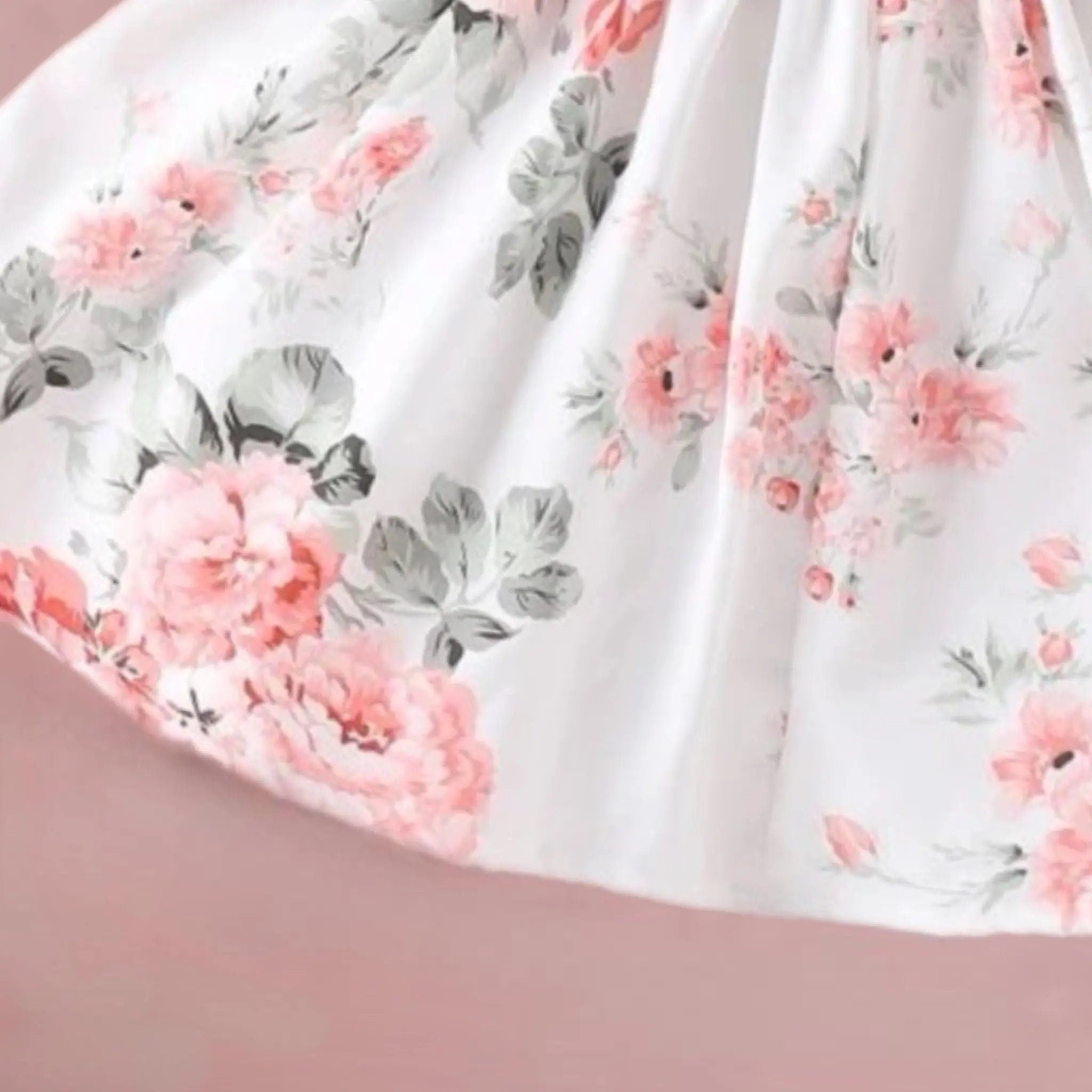 Vestido sin mangas para bebé con estampado floral bonito