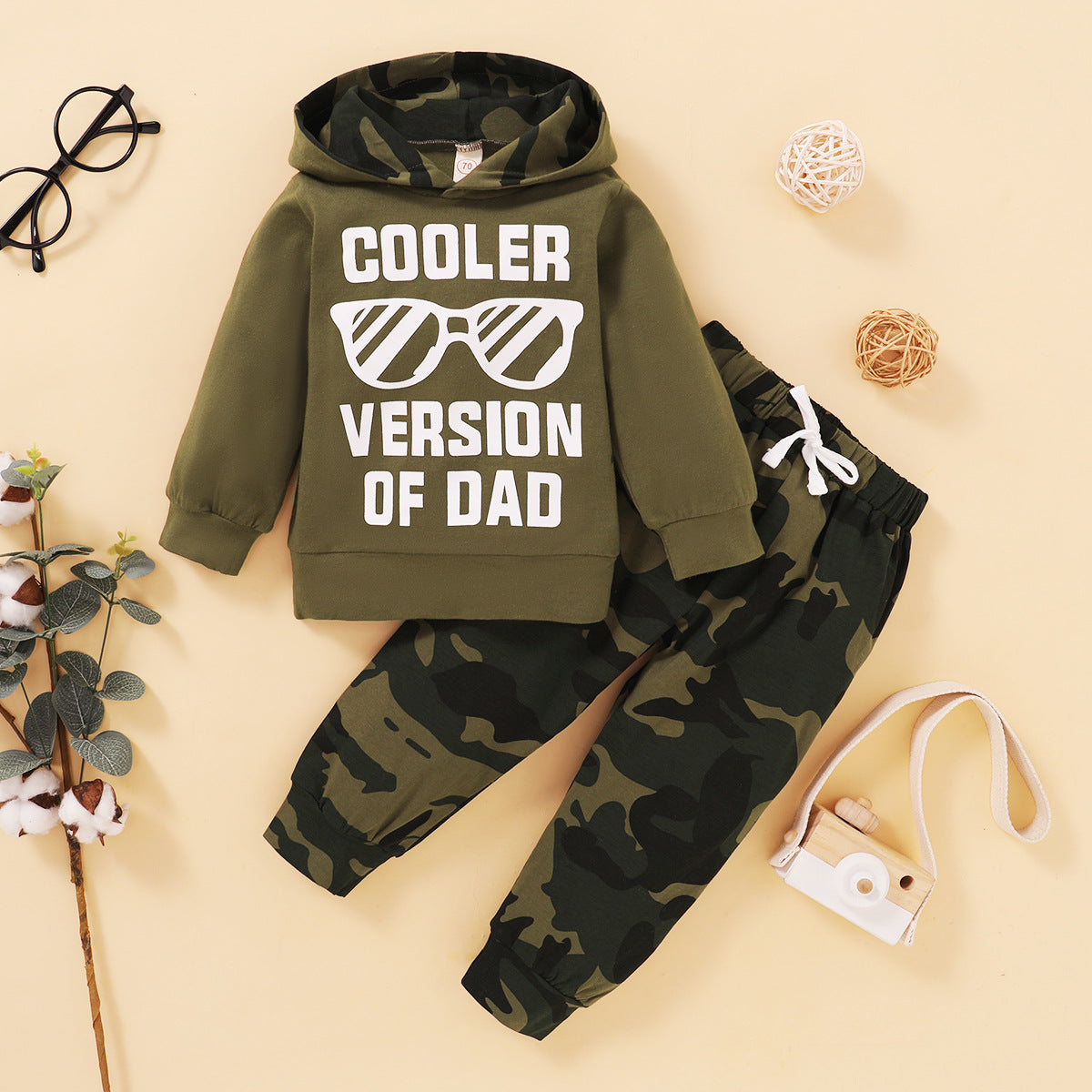 2 pièces VERSION plus fraîche de papa lettre imprimée sweat à capuche avec pantalon camouflage ensemble bébé