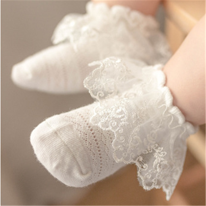 Chaussettes à volants en dentelle pour bébé fille