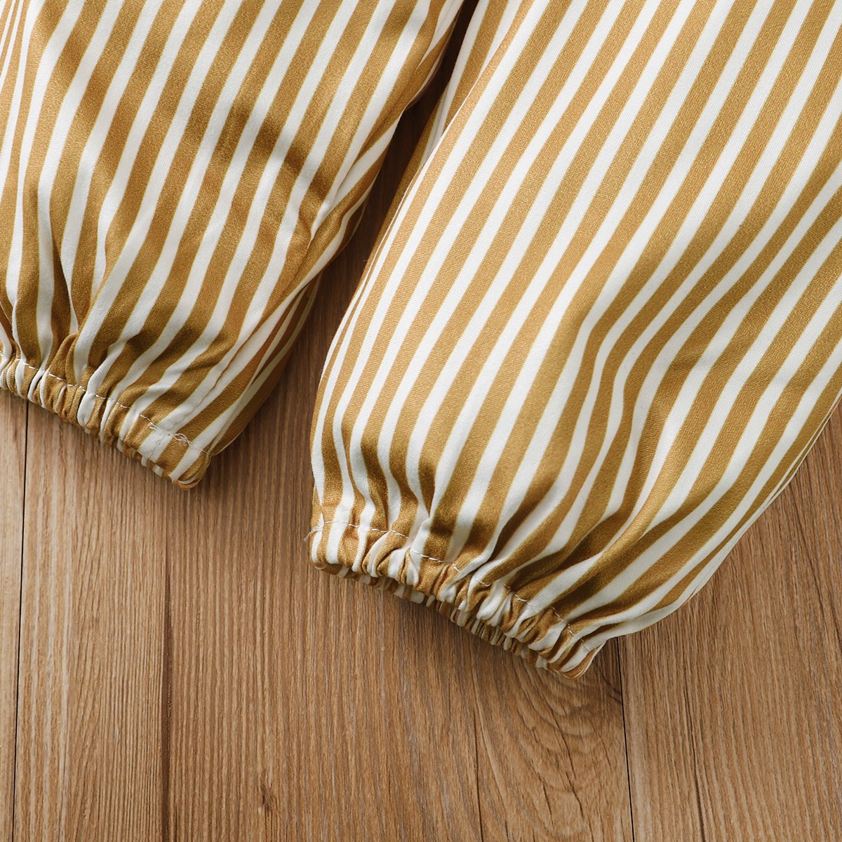 Conjunto de bebé estampado de rayas sólidas encantador de 3 piezas