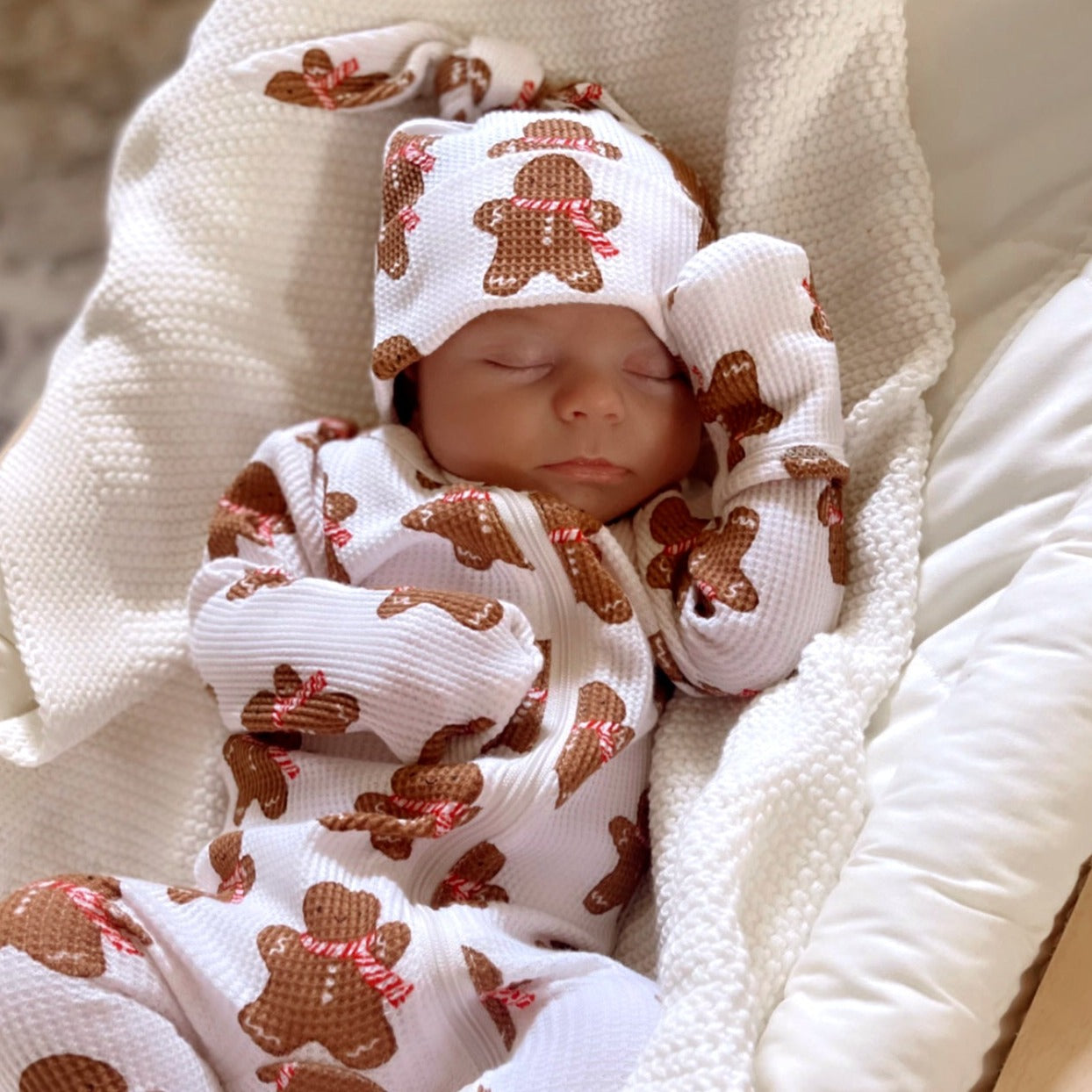 Combinaison bébé imprimée bonhomme en pain d'épice de noël 2 pièces
