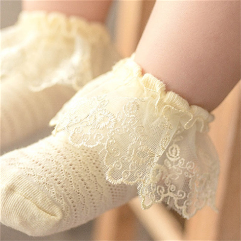 Chaussettes à volants en dentelle pour bébé fille