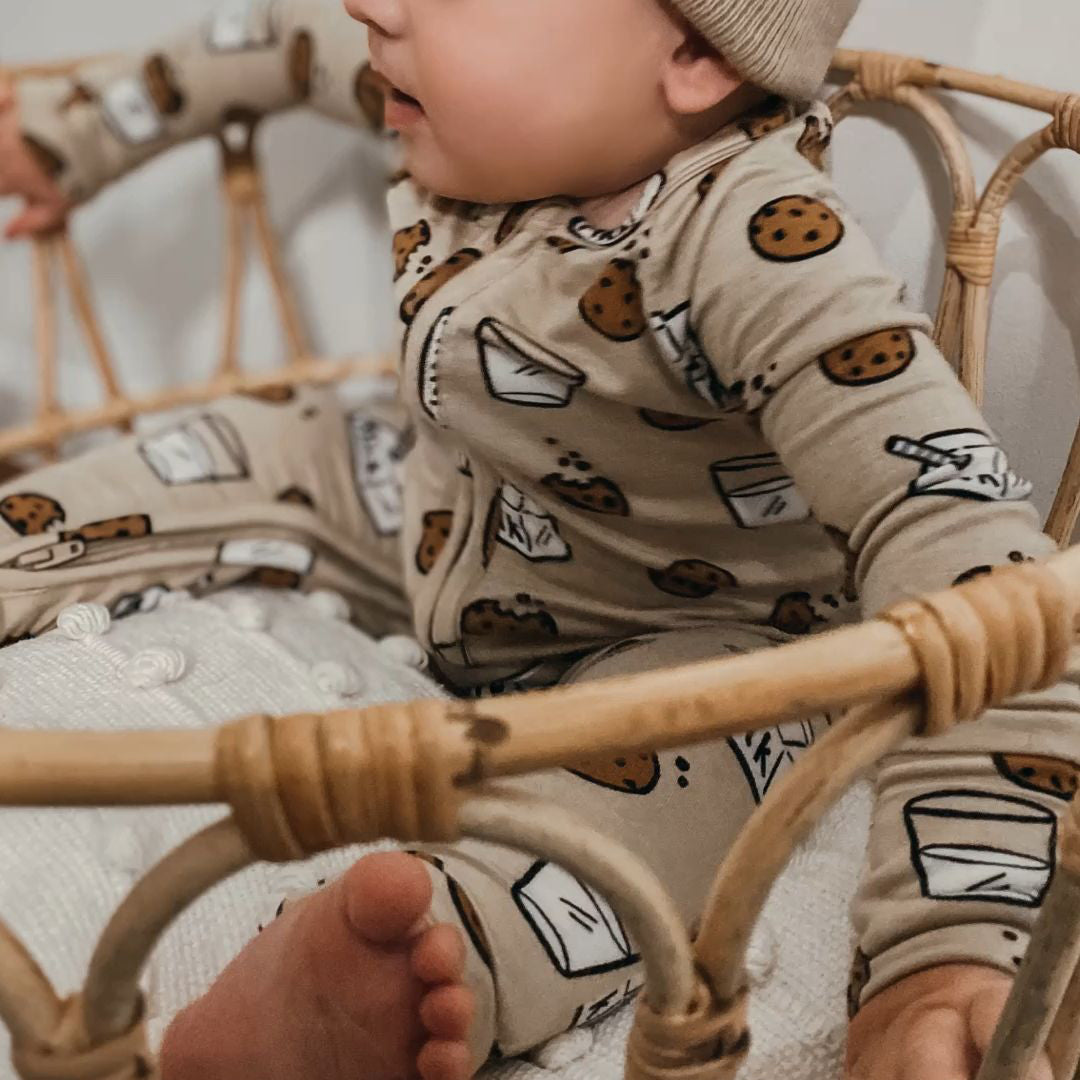 Lovely Cartoon Foods Printed Baby Jumpsuit