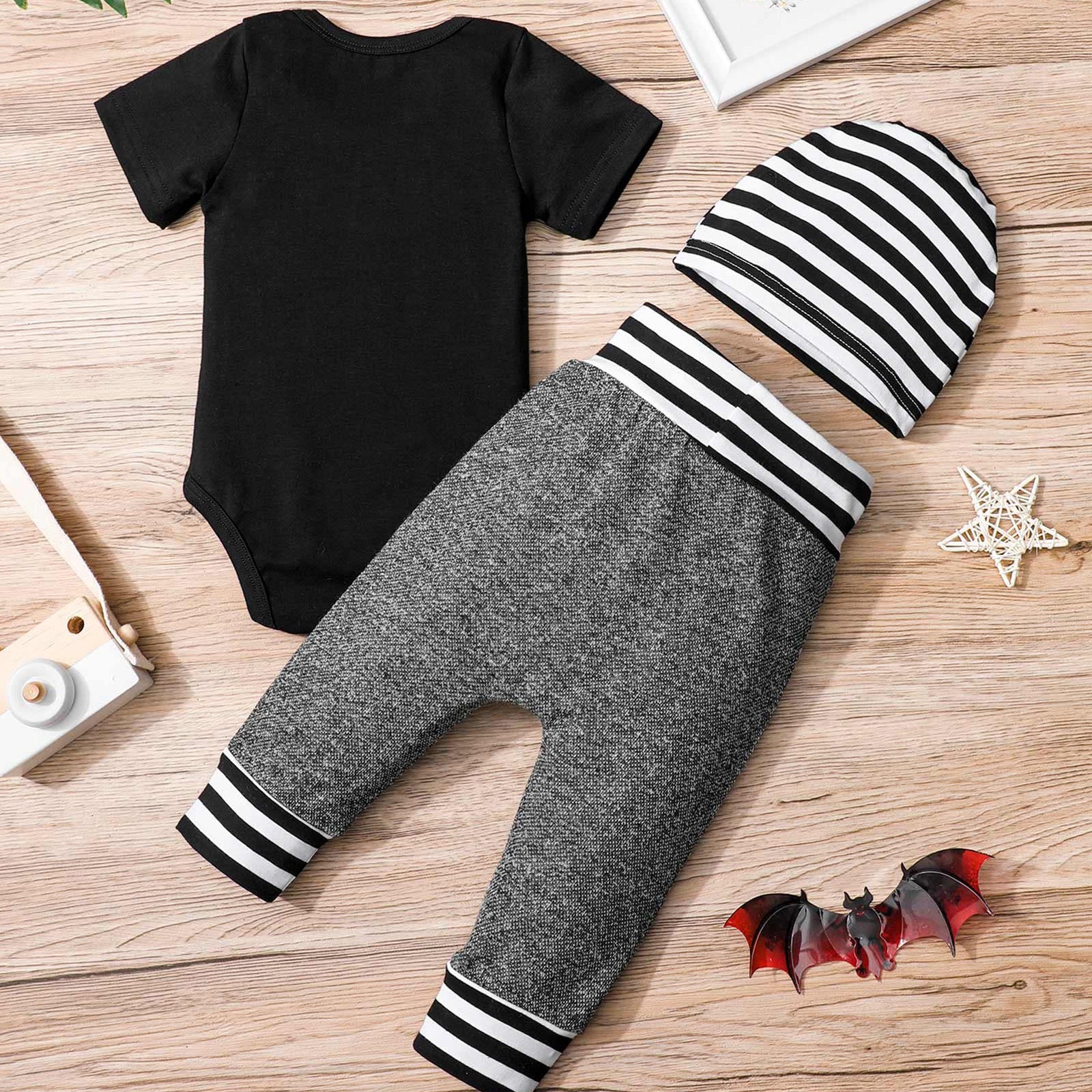 Conjunto de bebé con estampado de rayas y letras Daddy's Little Dude de 3 piezas