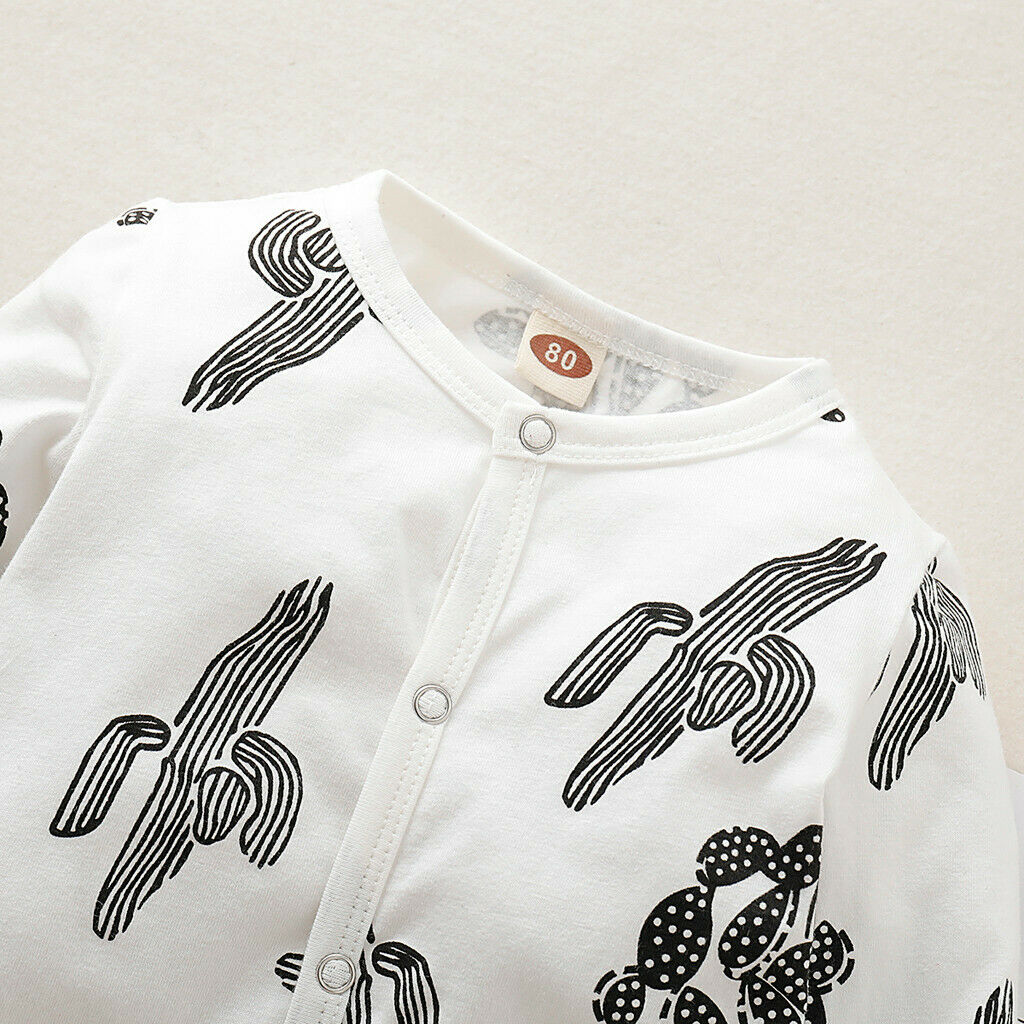 Mono blanco de bebé de manga larga con estampado de cactus de dibujos animados lindo