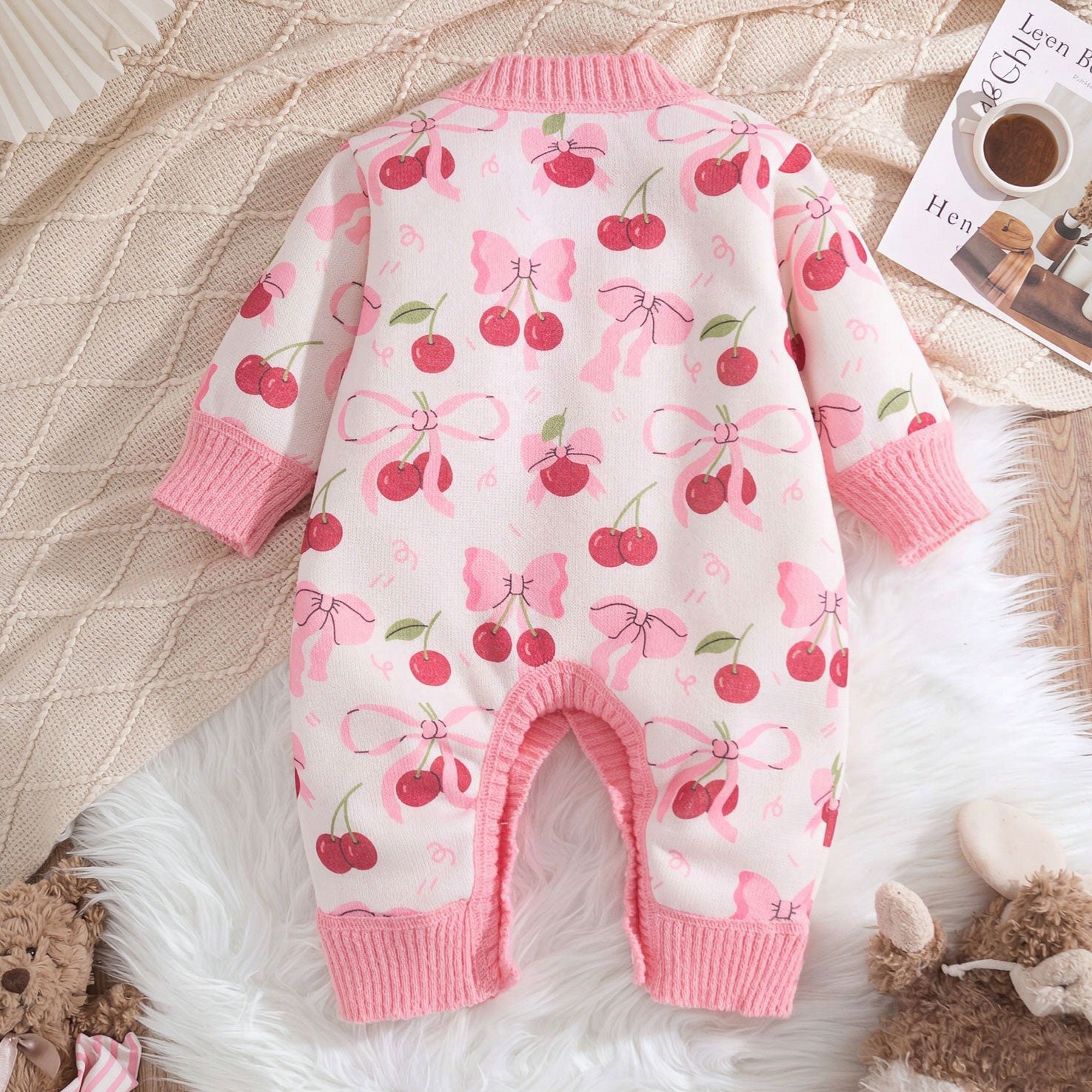 Sweet Strawberry and Bow Printed Knit Long Sleeve Baby Jumpsuit