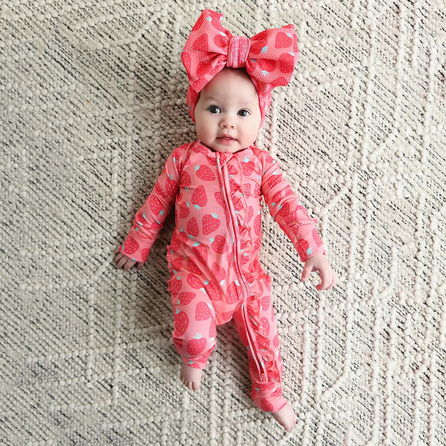 2PCS Allover Sweet Strawberry Print Zipper Baby Jumpsuit