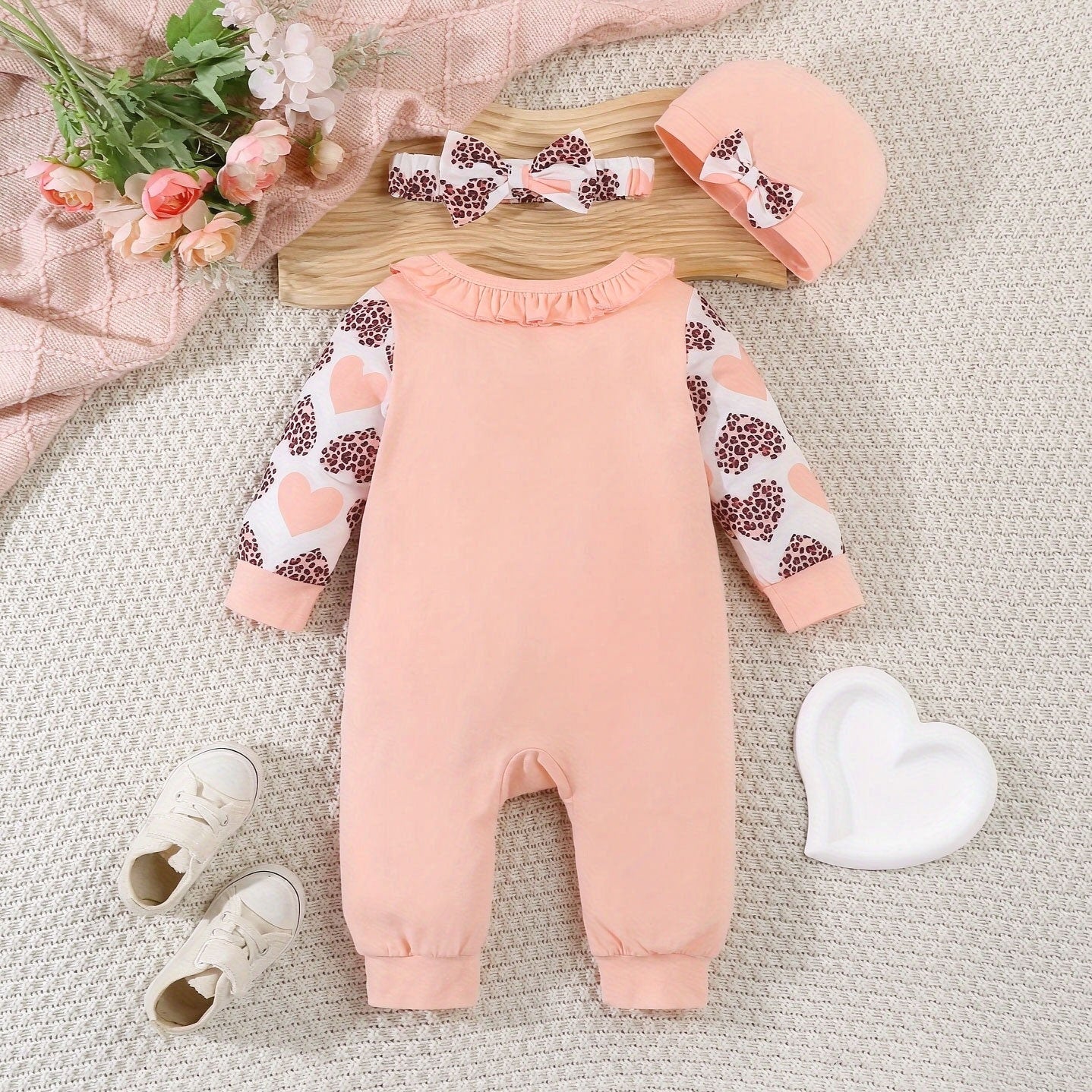 3PCS The Princess Has Arrived Letter Heart Printed Long Sleeve Baby Jumpsuit