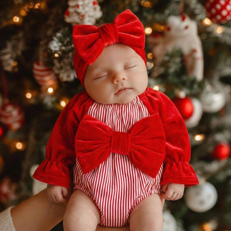 2PCS Chic Red Velvet Stripe Printed Bow Long Sleeve Baby Romper