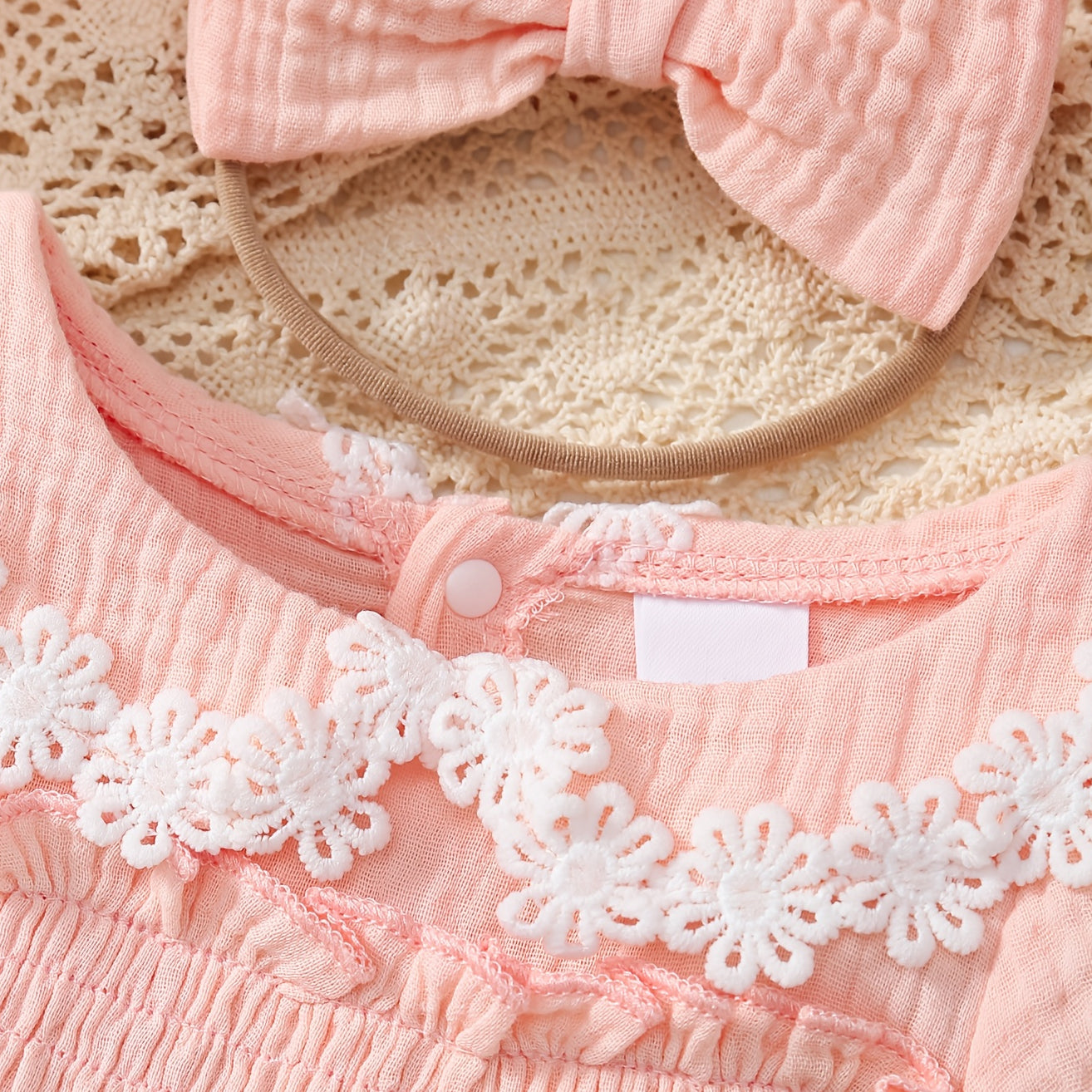 2PCS Sweet Solid Color Floral Appliqué Puff Sleeve Baby Romper