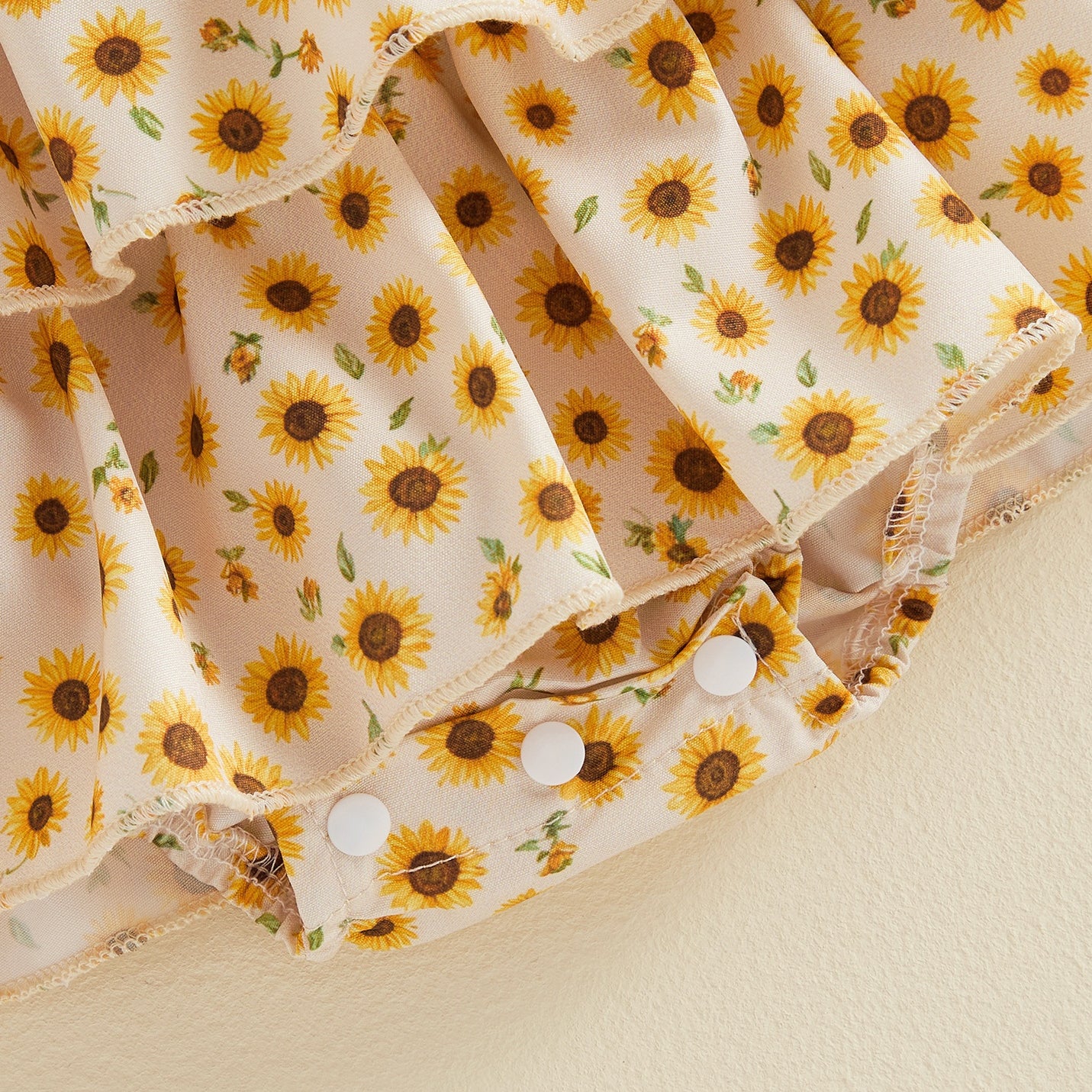 2PCS Playful Sunflower Print Flutter Sleeve Baby Romper
