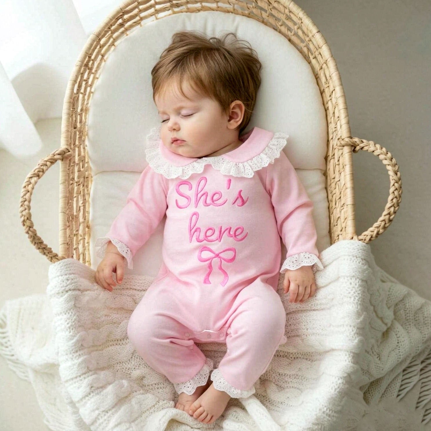 Pretty She's Here Letter Embroidery Long Sleeve Baby Jumpsuit