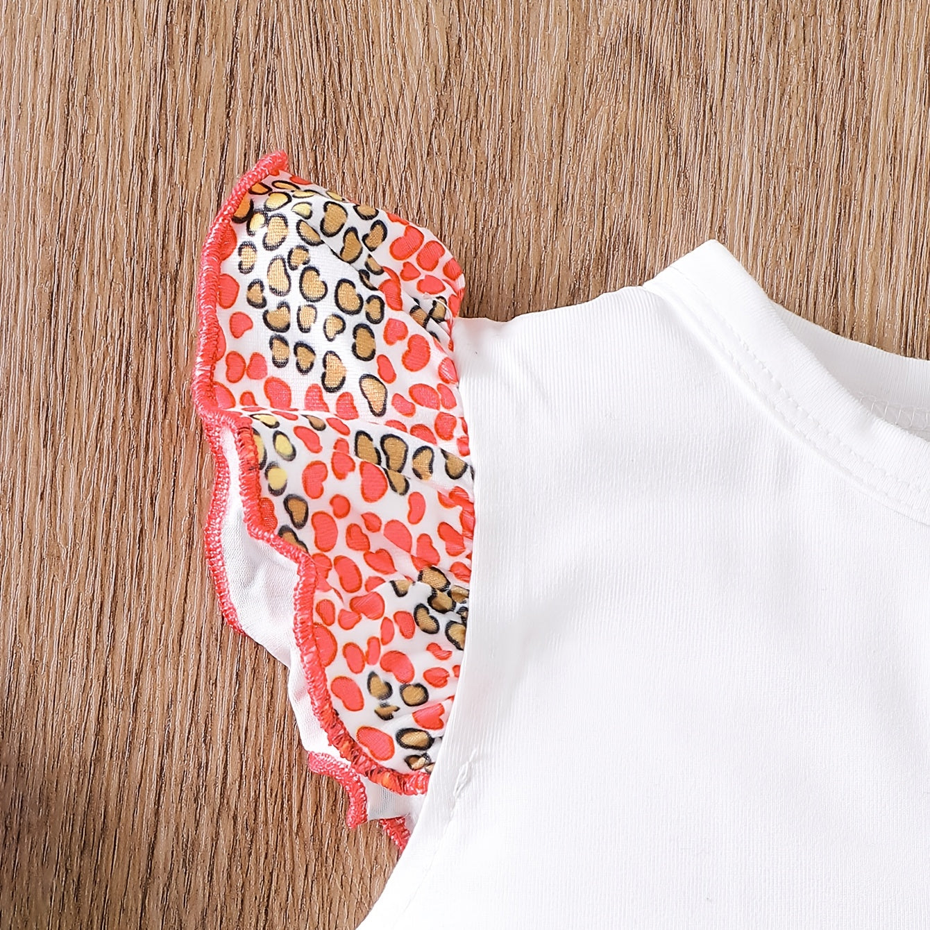 Lovely Giraffe Leopard Print Flutter Sleeve Baby Jumpsuit