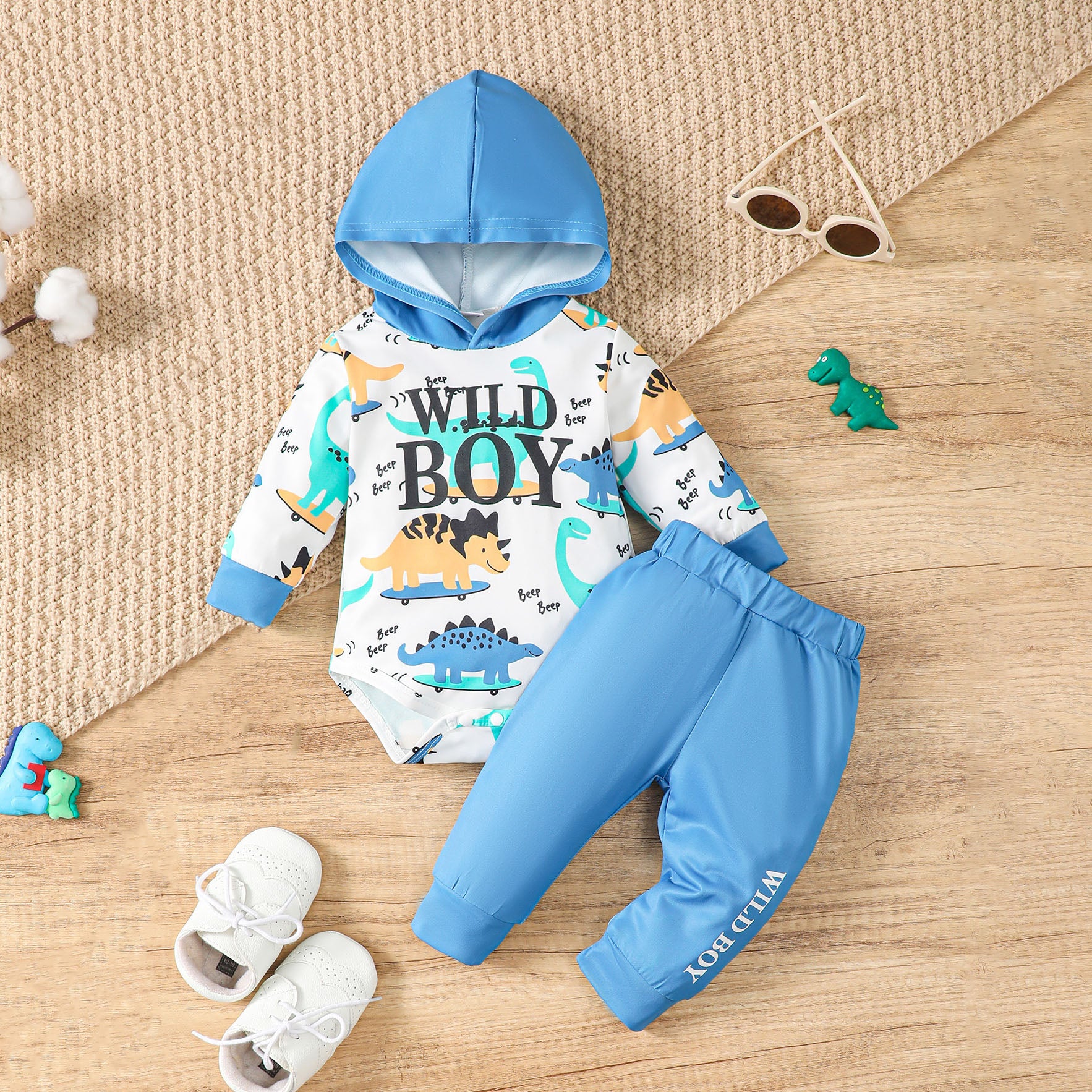 2PCS WILD BOY Letter Dinosaur Print Long Sleeve Hooded Baby Set