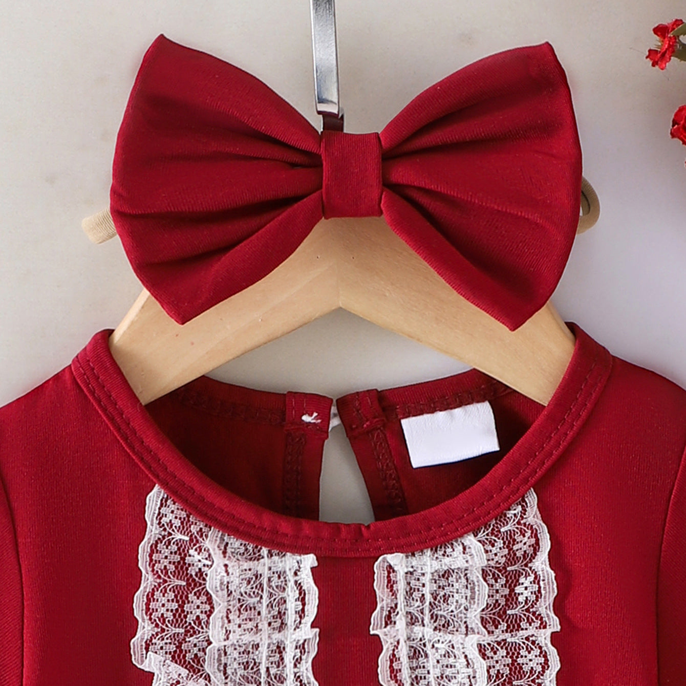 2PCS Charming Bow Lace Decor Short Sleeve Baby Romper