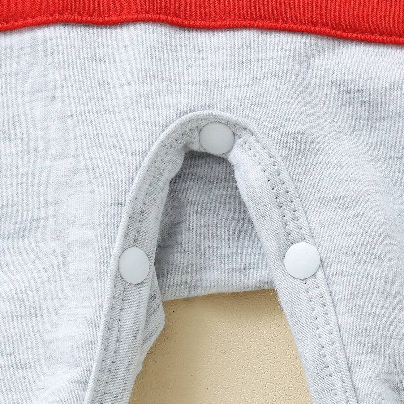 "I Love Mom" Letter Print Color Blocking Pocket Hooded Baby Jumpsuit