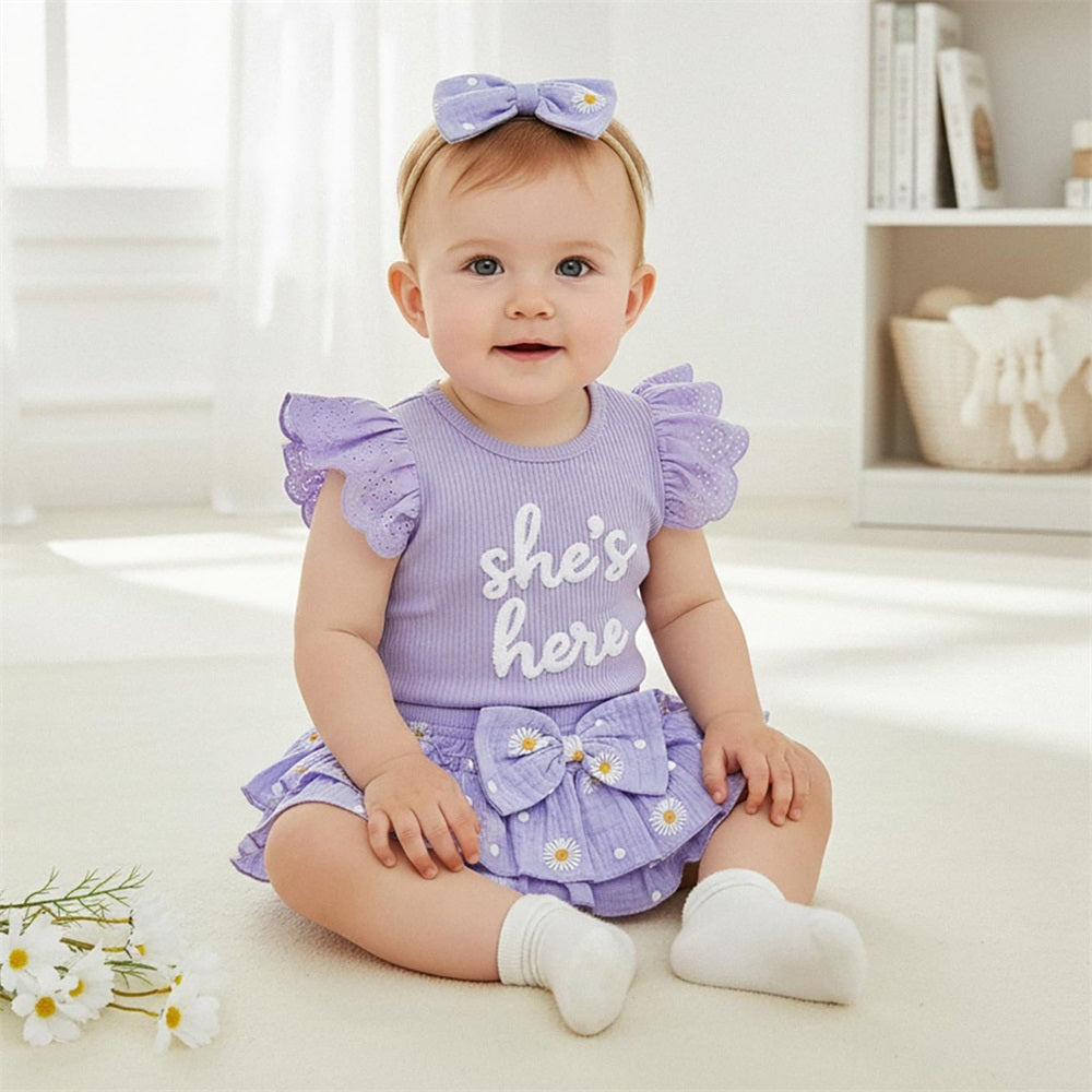 3PCS She's Here Letter Embroidery Floral Printed Fly Sleeve Baby Set
