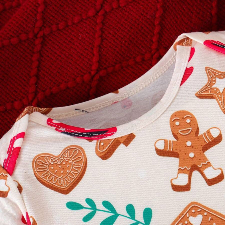 Lovely Gingerbread Christmas Elements Print Long Sleeve Baby Jumpsuit