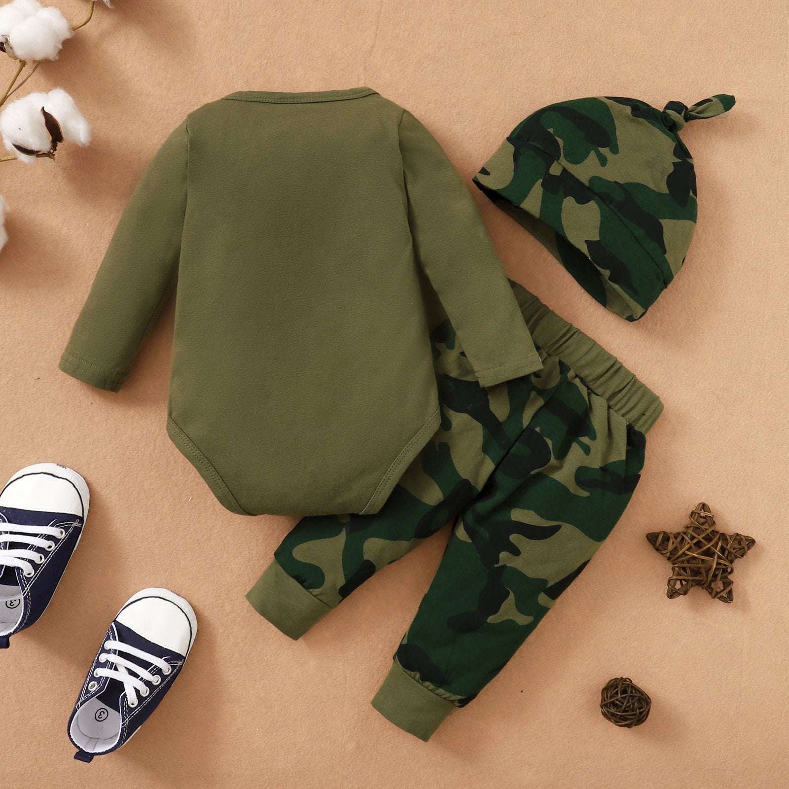 Conjunto de bebé con estampado de camuflaje y letras de 3 piezas "Ain't No Mama Like The One I Got"