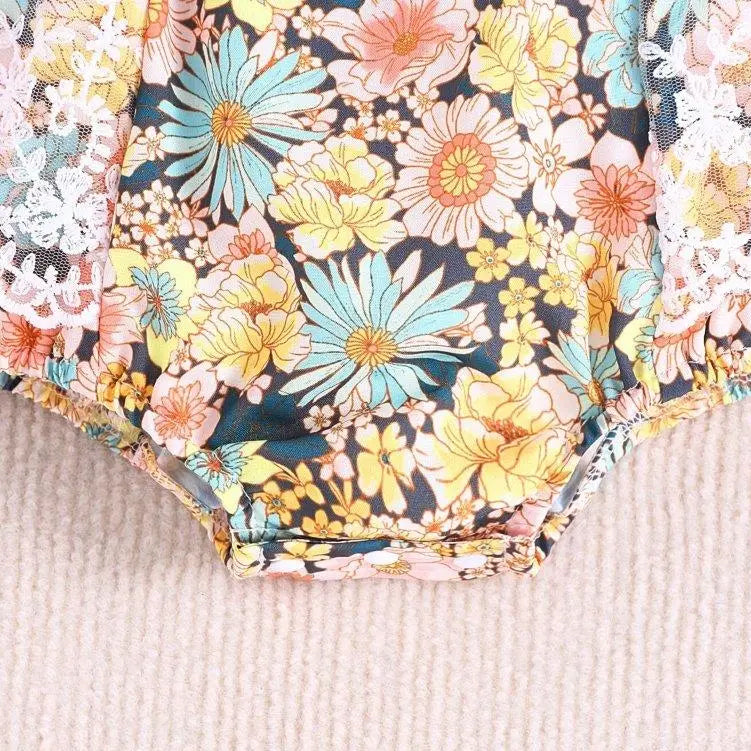 2PCS Romantic Floral Print Lace Flutter Sleeve Baby Romper