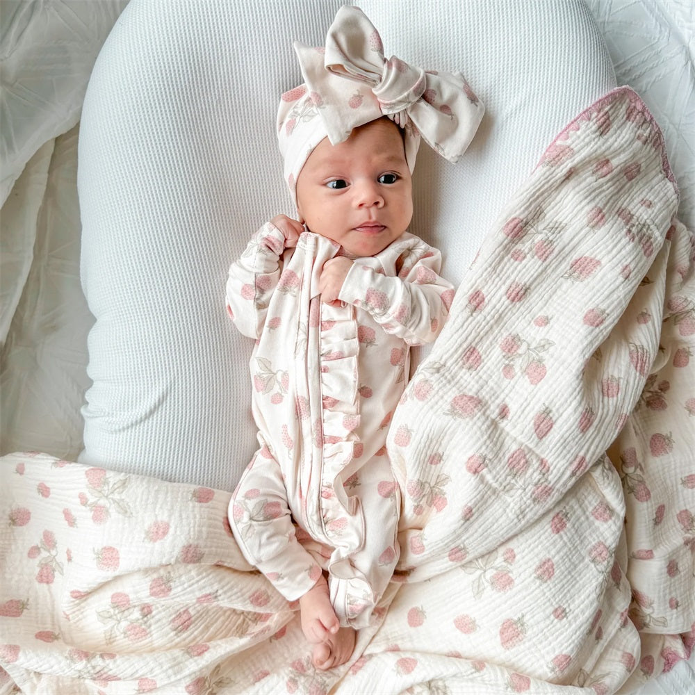 2PCS Soft Strawberry Print Ruffle Long Sleeve Baby Jumpsuit