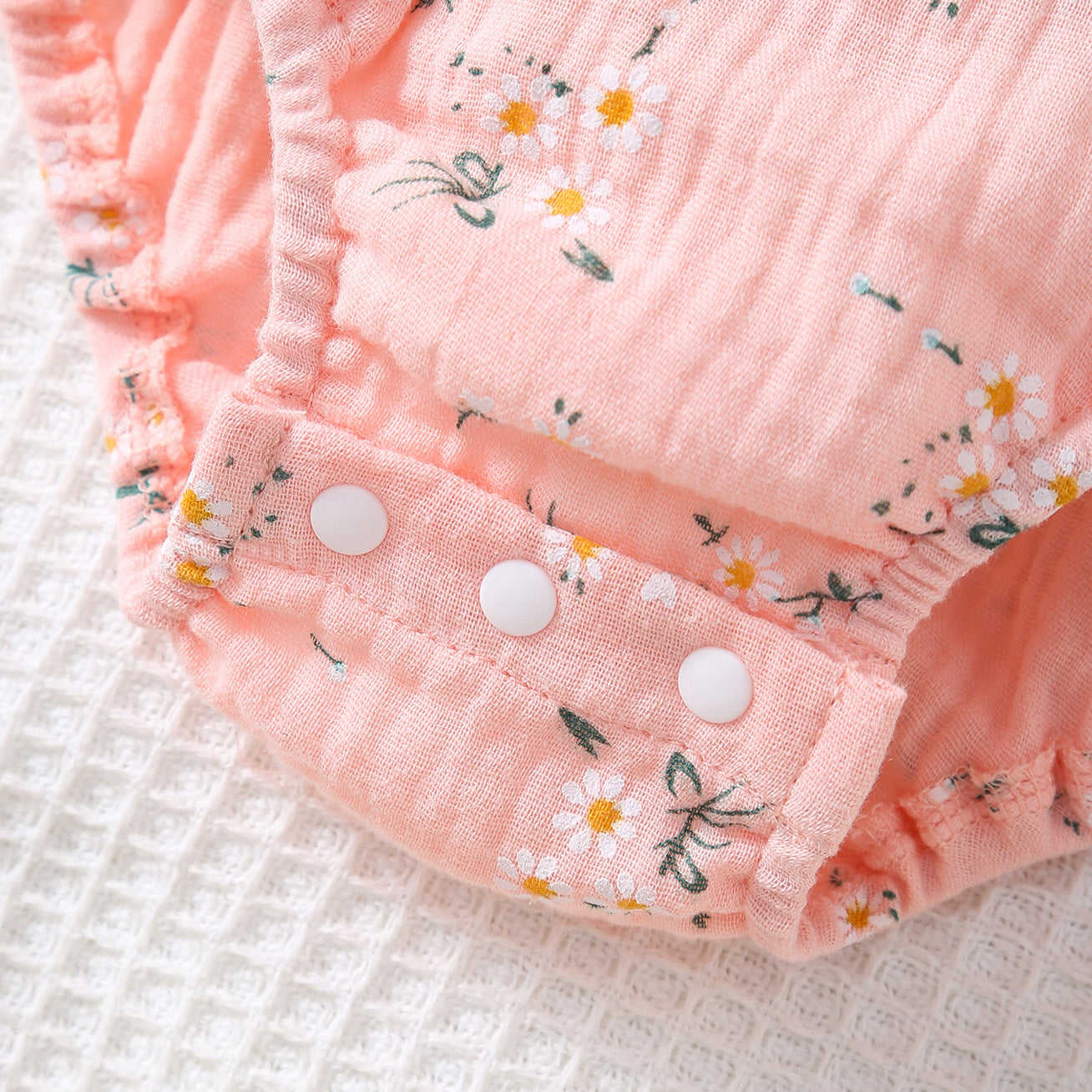 2PCS Pretty Floral Printed Bow Flounce Sleeve Baby Romper